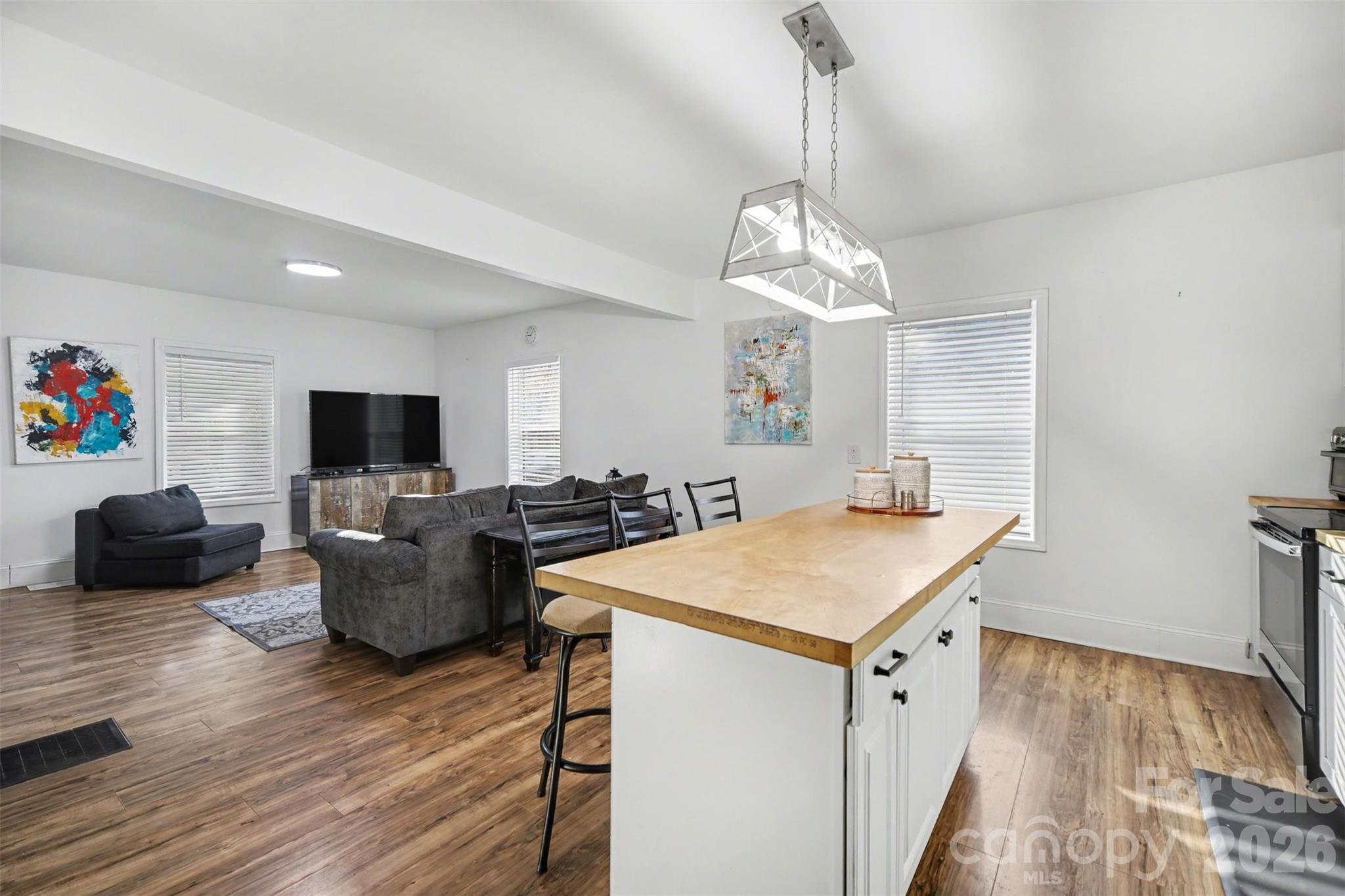 918 8th Street — Lancaster