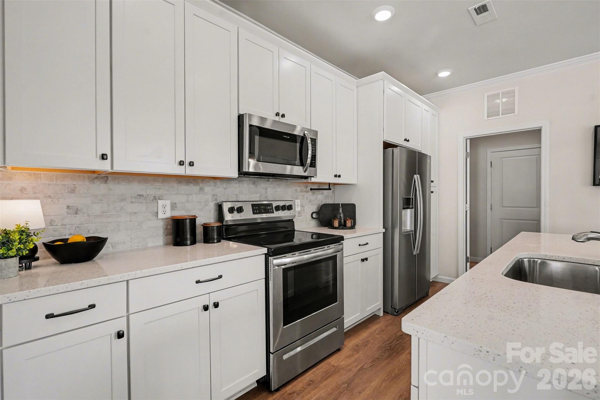 8238 Merryvale Lane — Charlotte