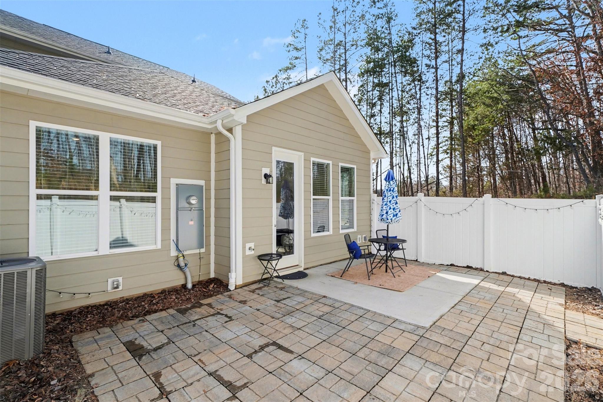 8238 Merryvale Lane — Charlotte