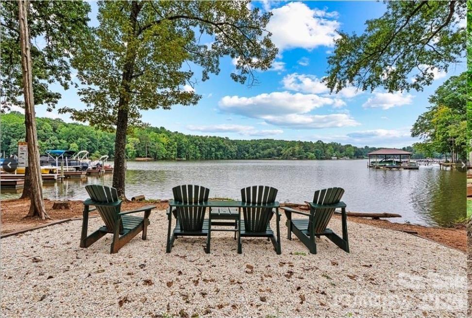 8238 Merryvale Lane — Charlotte