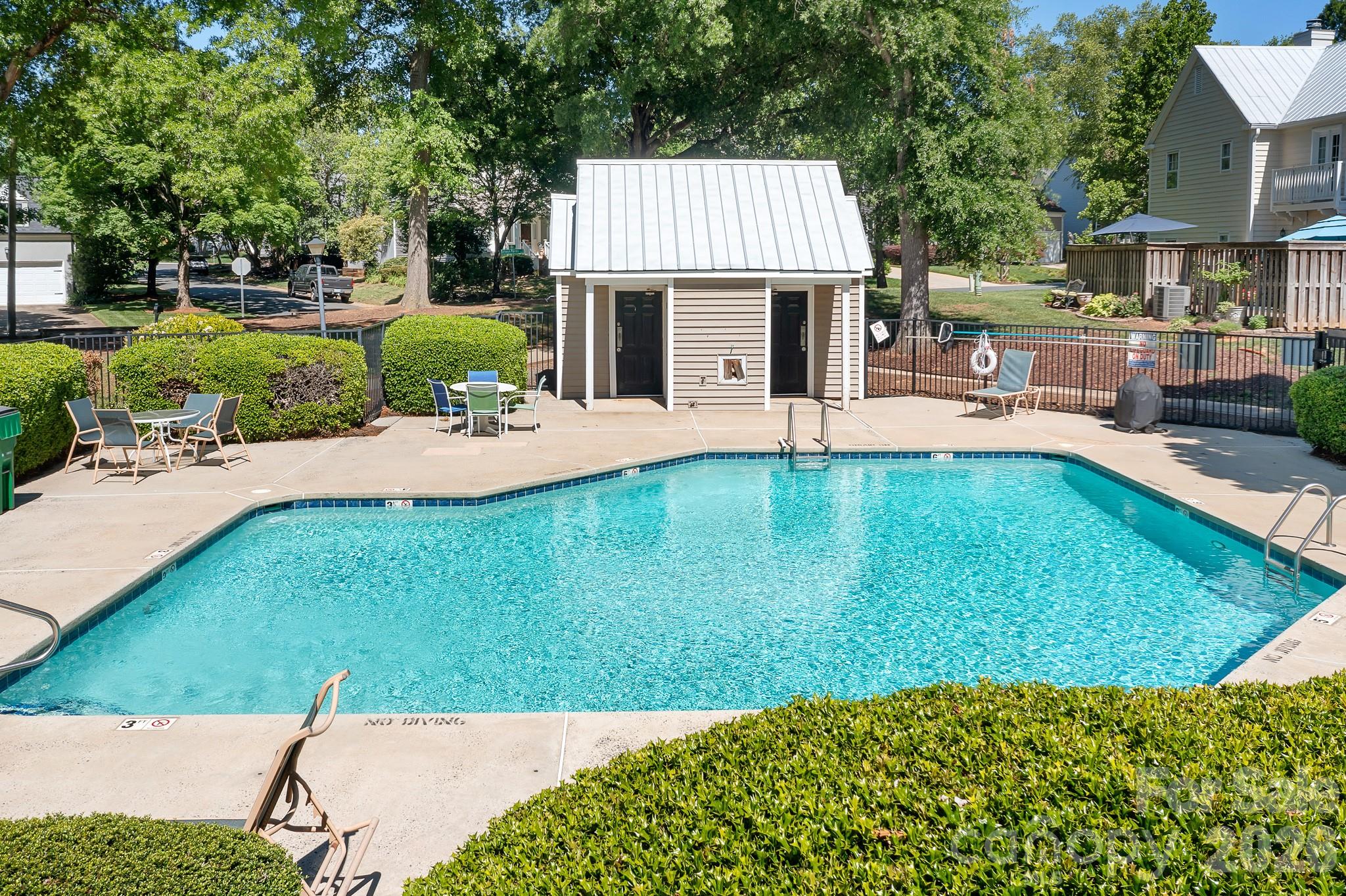 3706 Selwyn Farms Lane #17-3 — Charlotte
