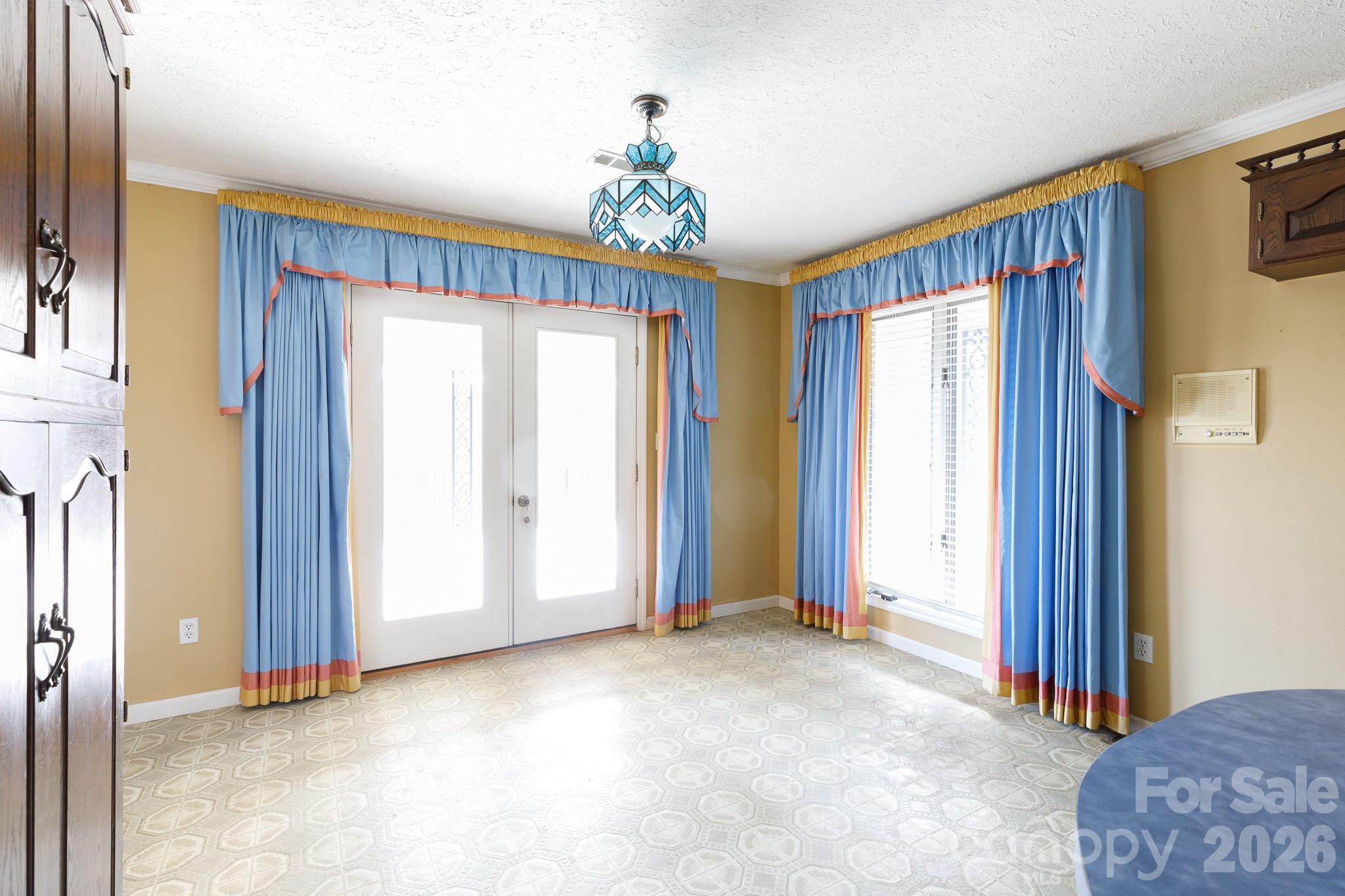 2025 Creekwood Drive — York