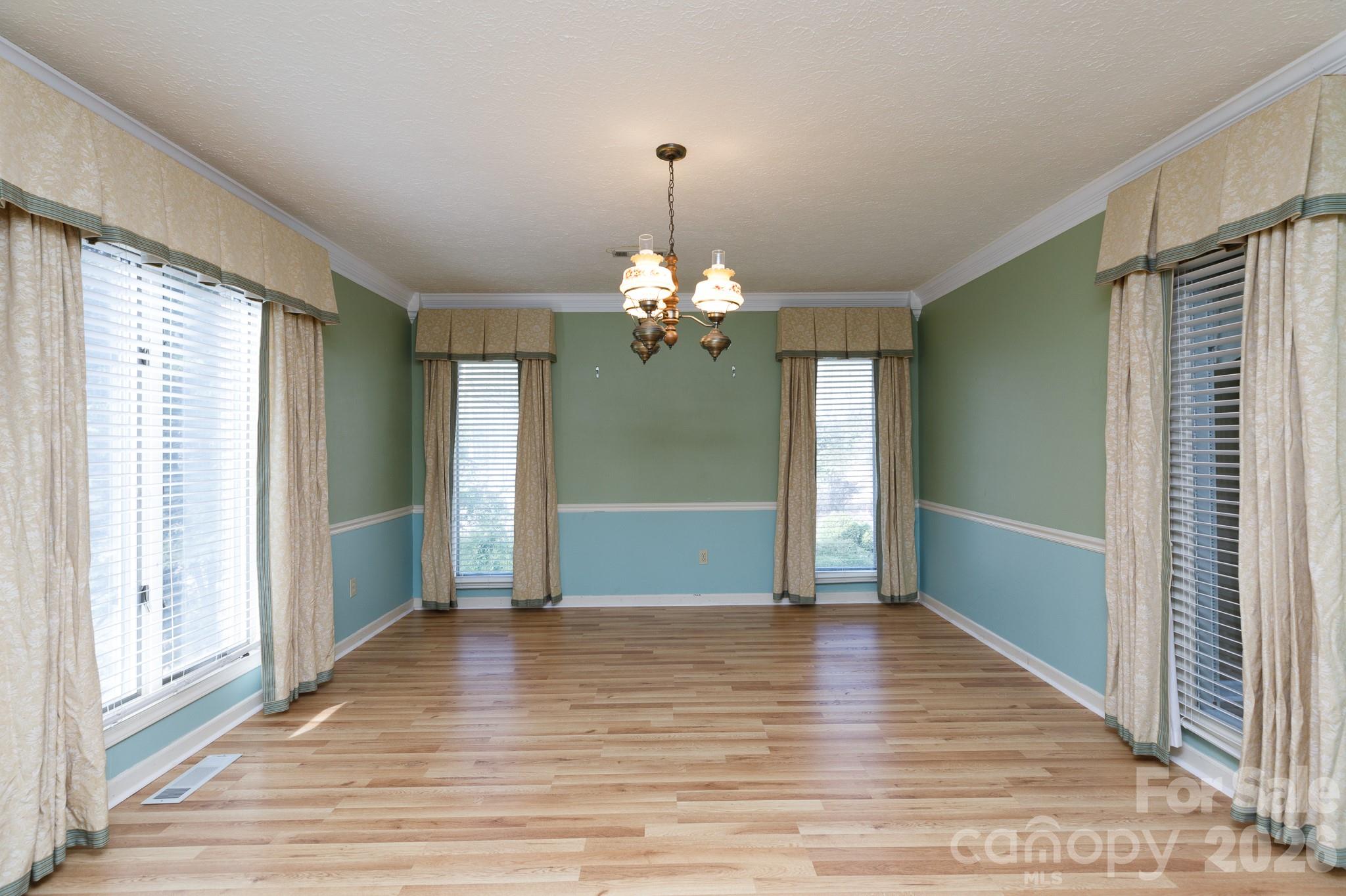 2025 Creekwood Drive — York