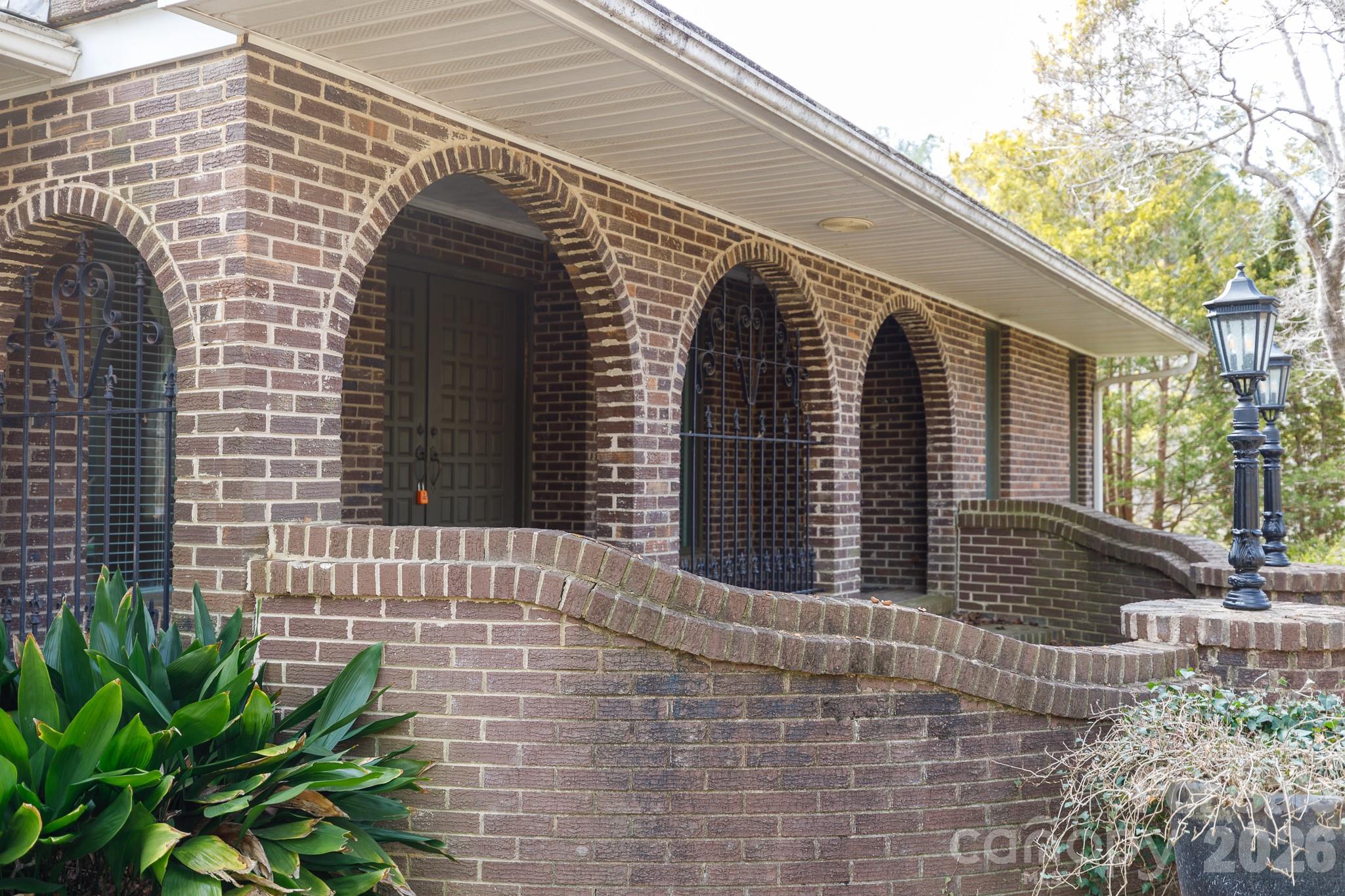 2025 Creekwood Drive — York