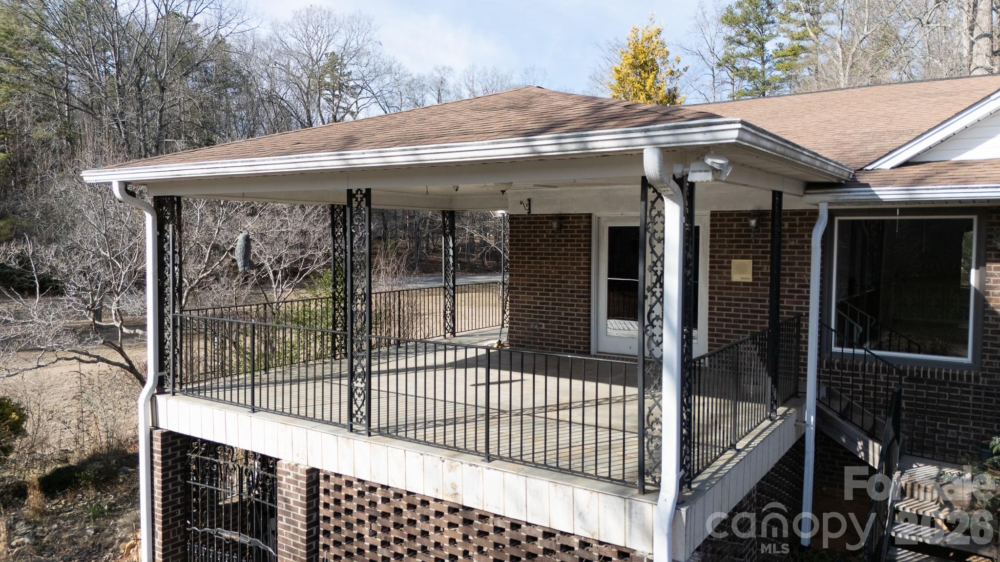 2025 Creekwood Drive — York