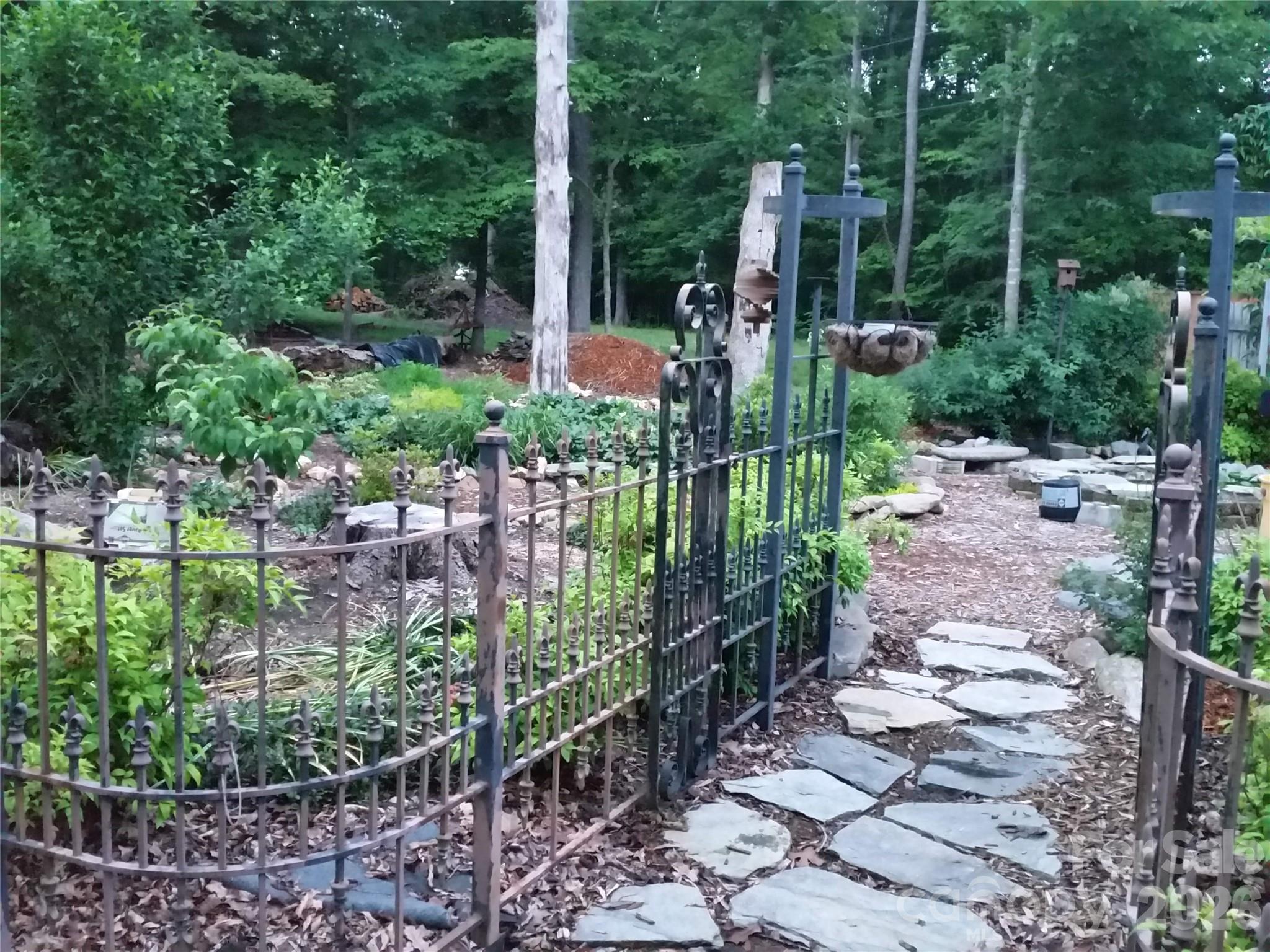 2025 Creekwood Drive — York