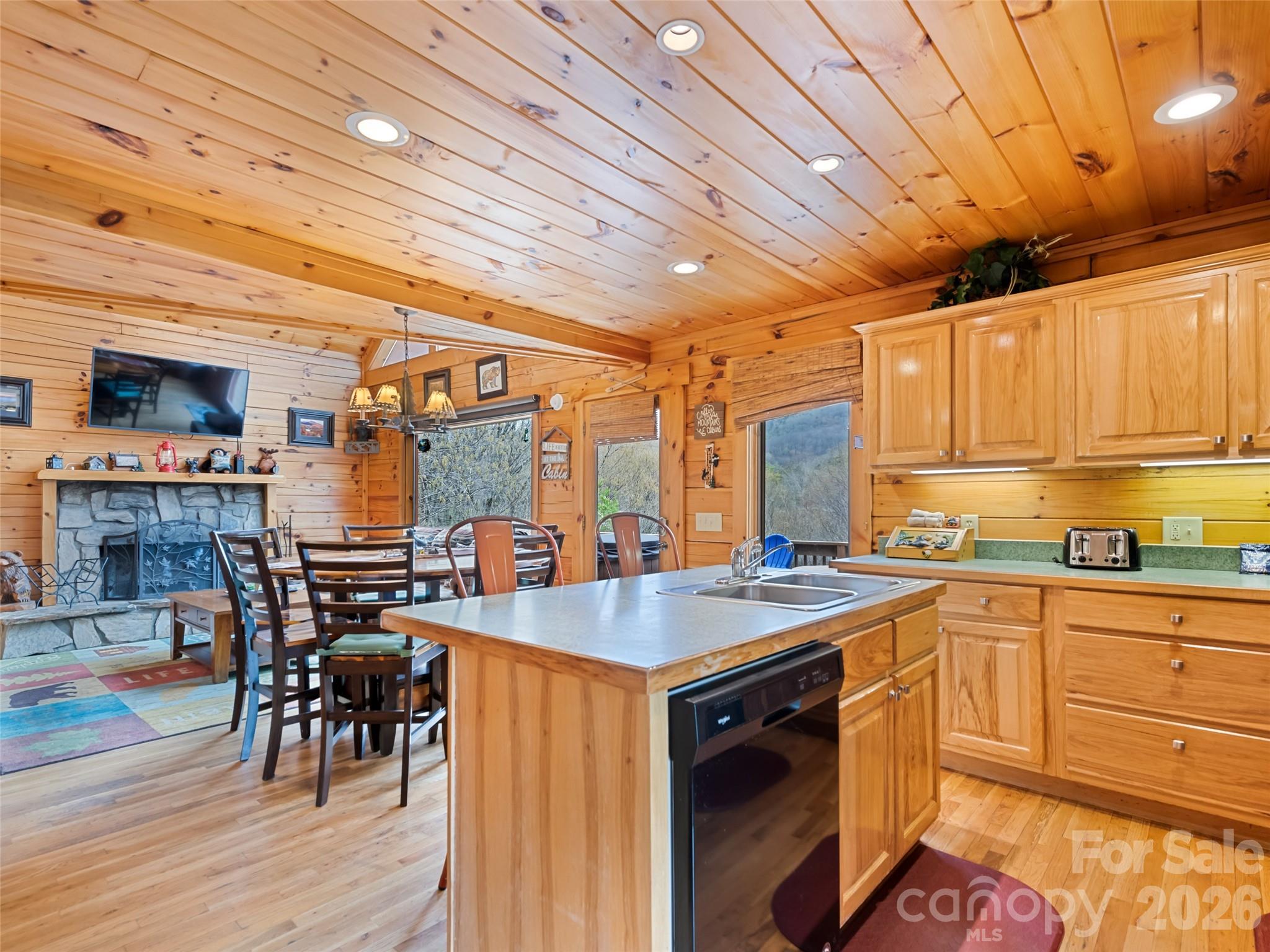 91 Copper Spur Road — Maggie Valley