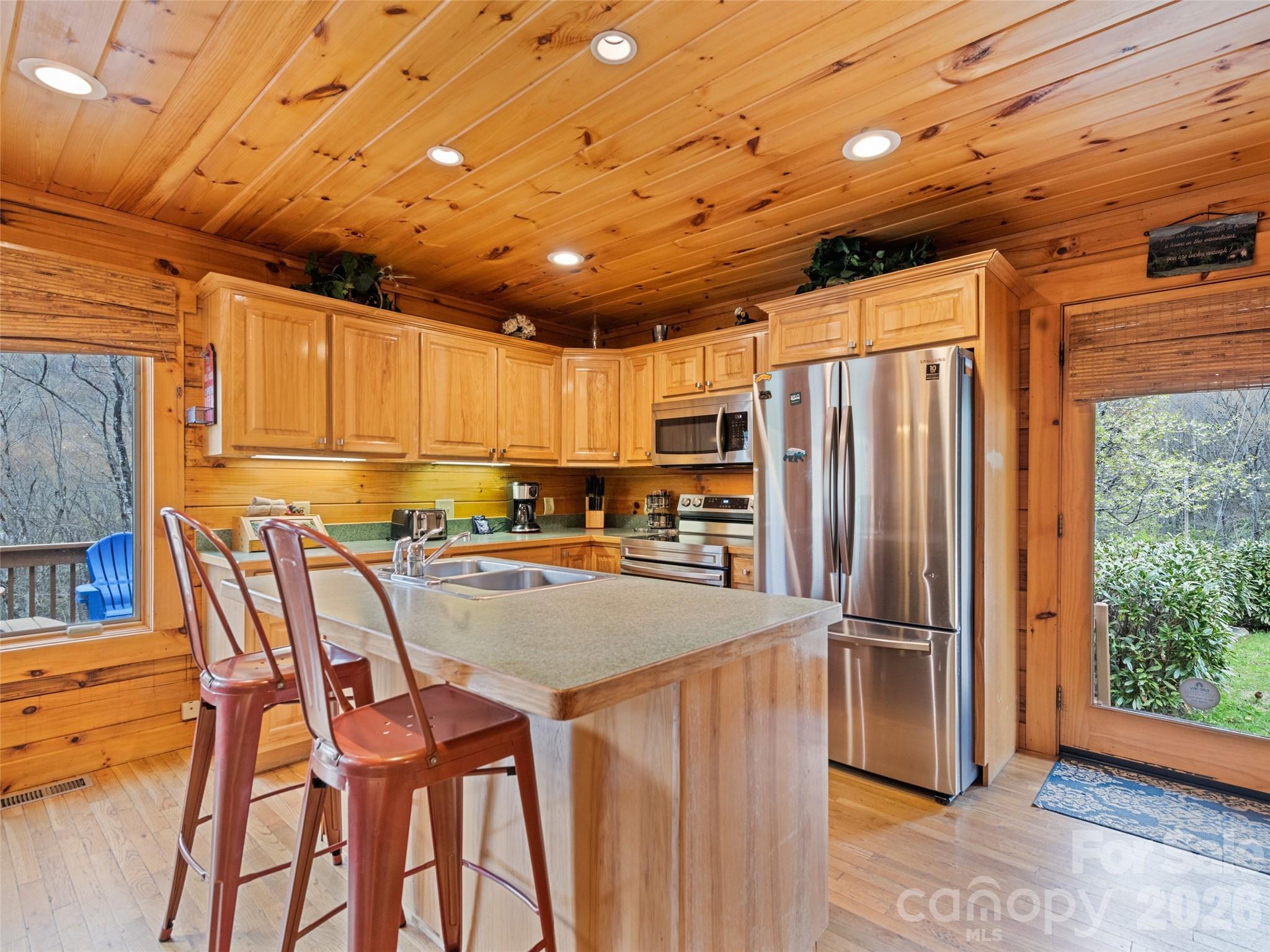 91 Copper Spur Road — Maggie Valley