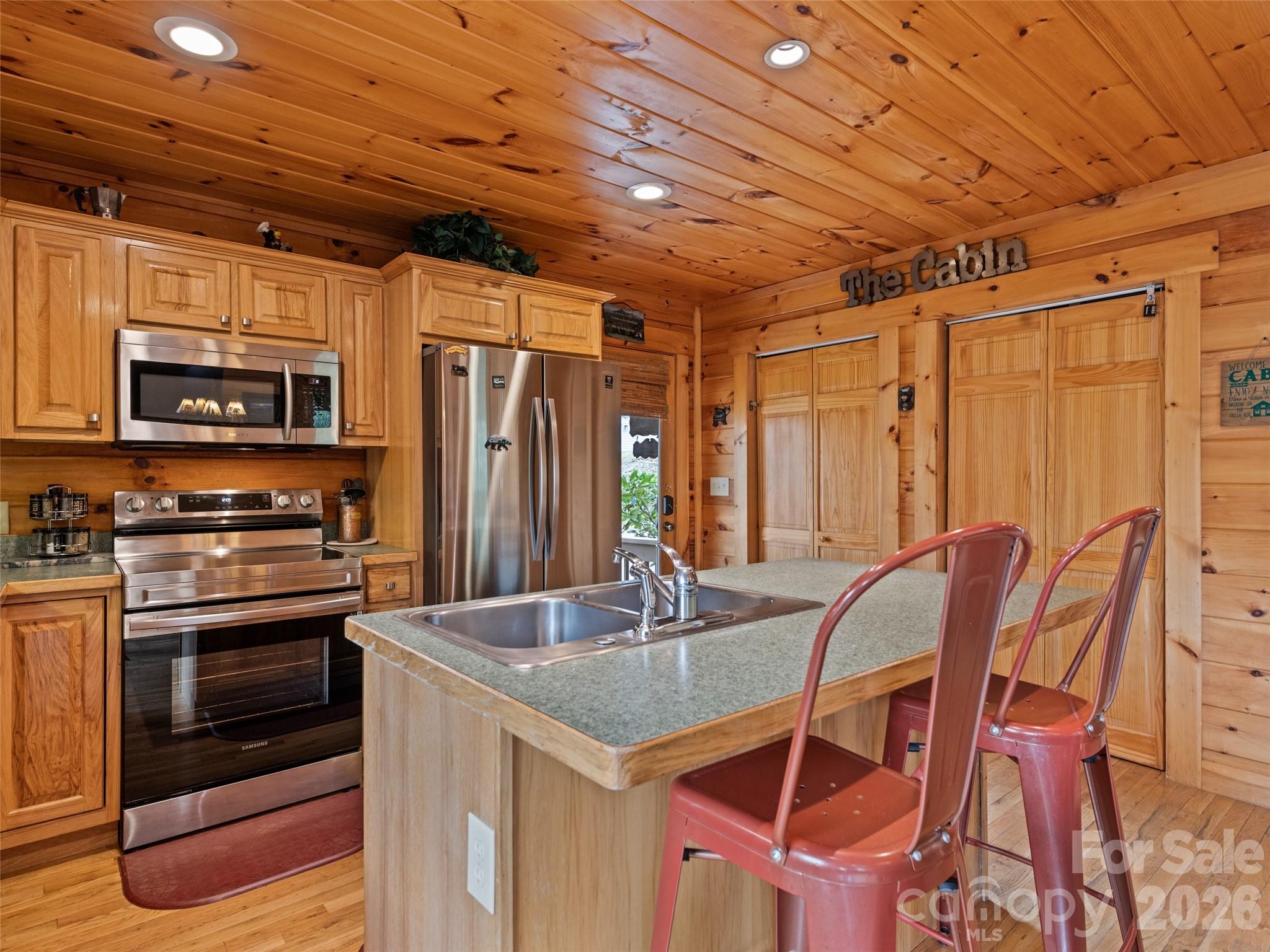 91 Copper Spur Road — Maggie Valley