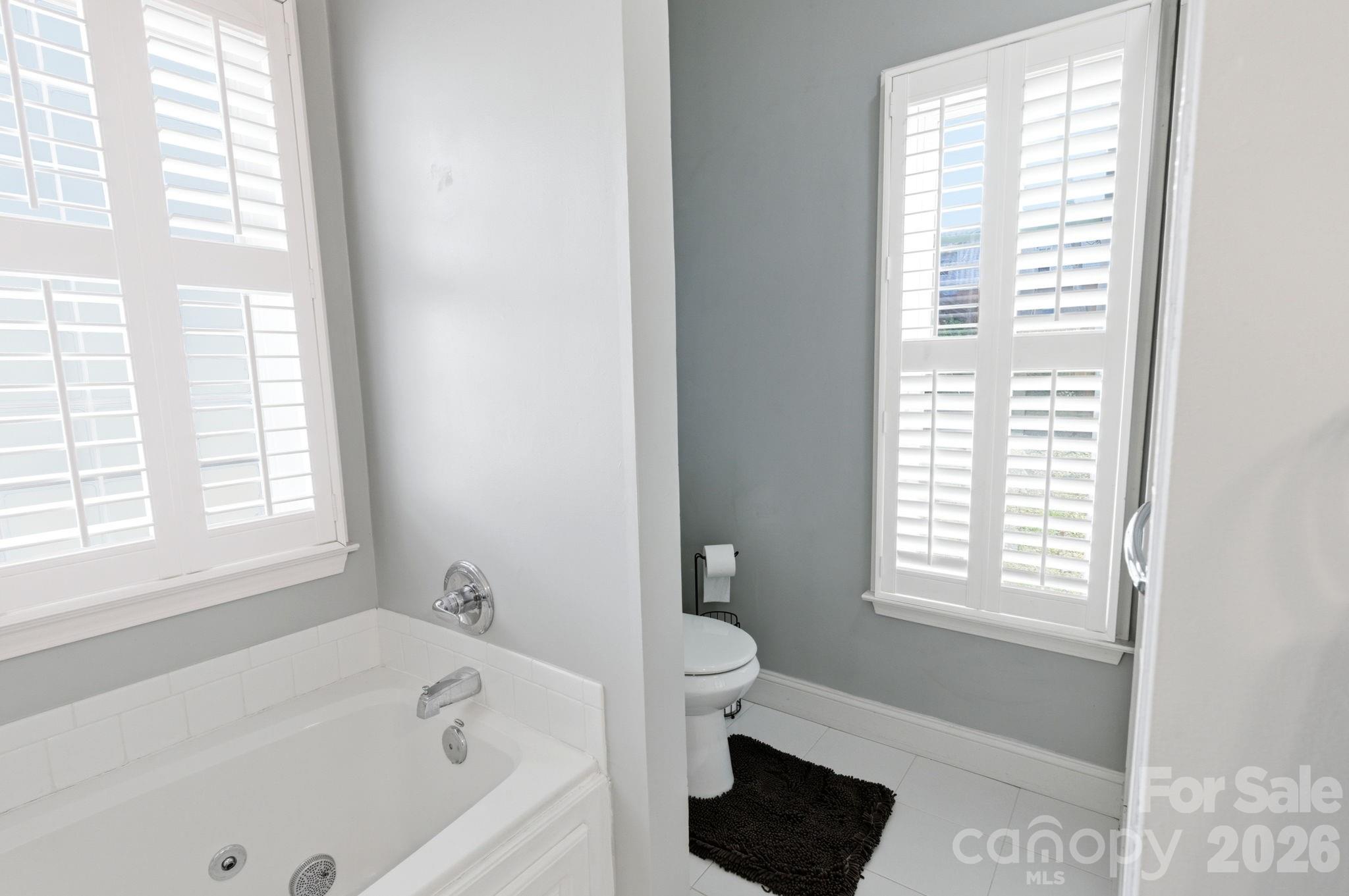 5227 Foley Drive — Hickory
