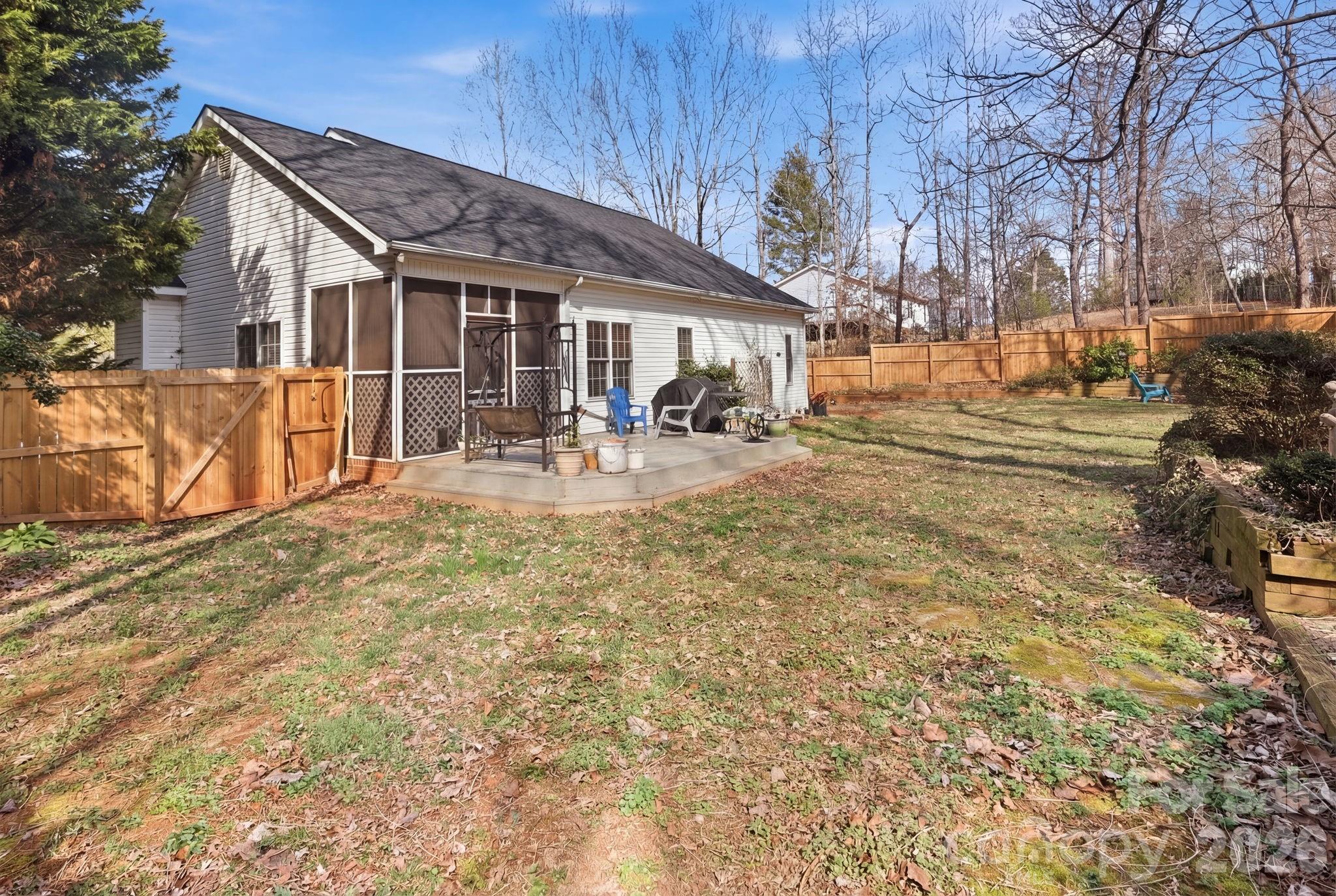 5227 Foley Drive — Hickory