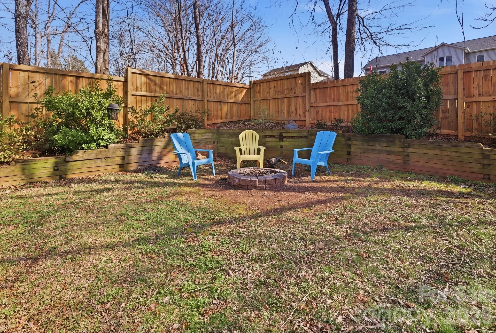 5227 Foley Drive — Hickory