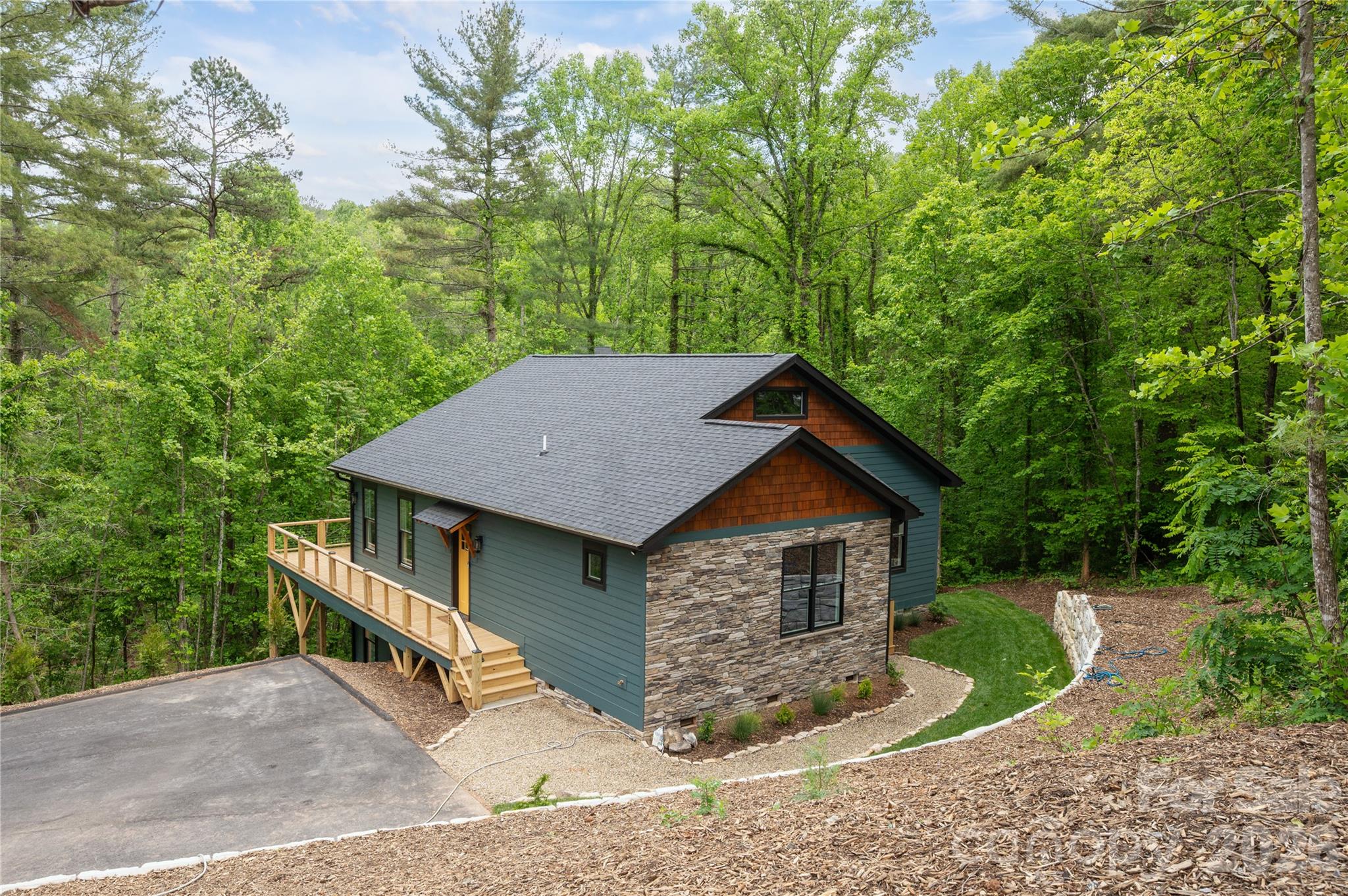22 Deep Woods Road — Weaverville