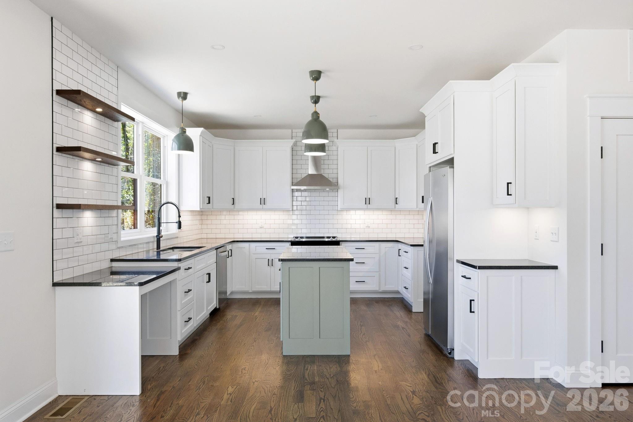 22 Deep Woods Road — Weaverville