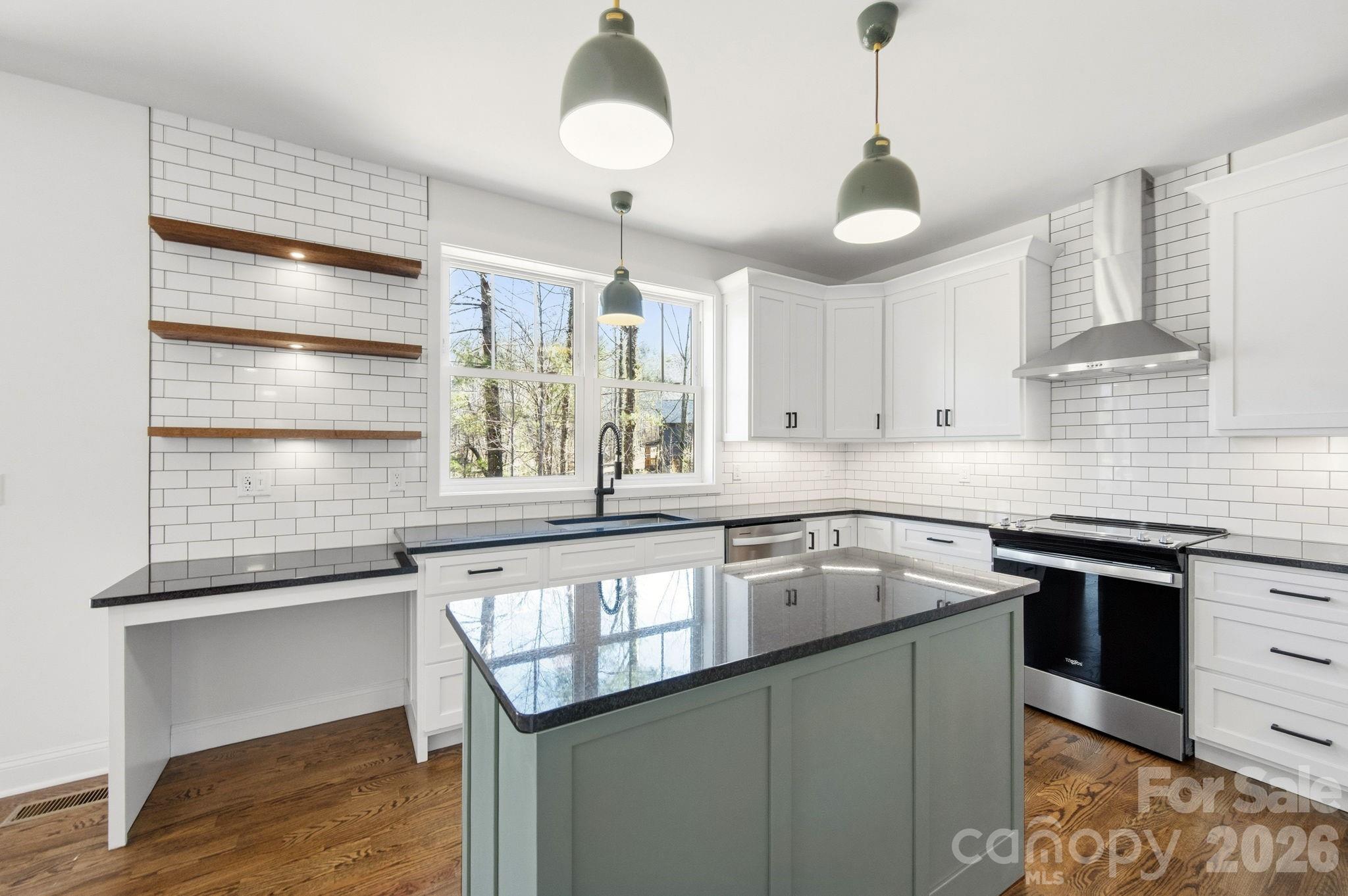 22 Deep Woods Road — Weaverville