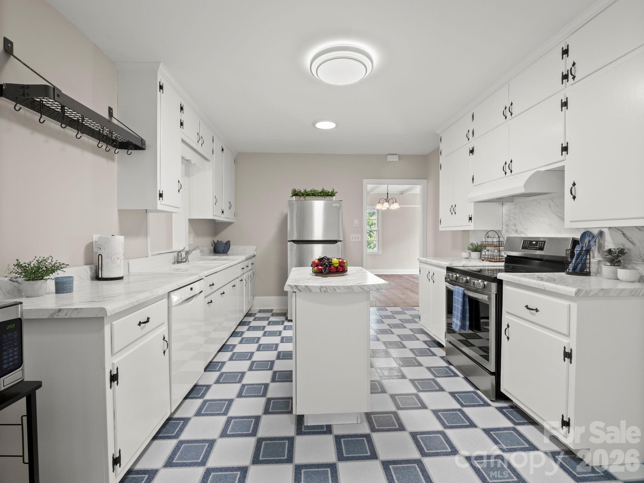 204 Fernwood Drive — Rutherfordton