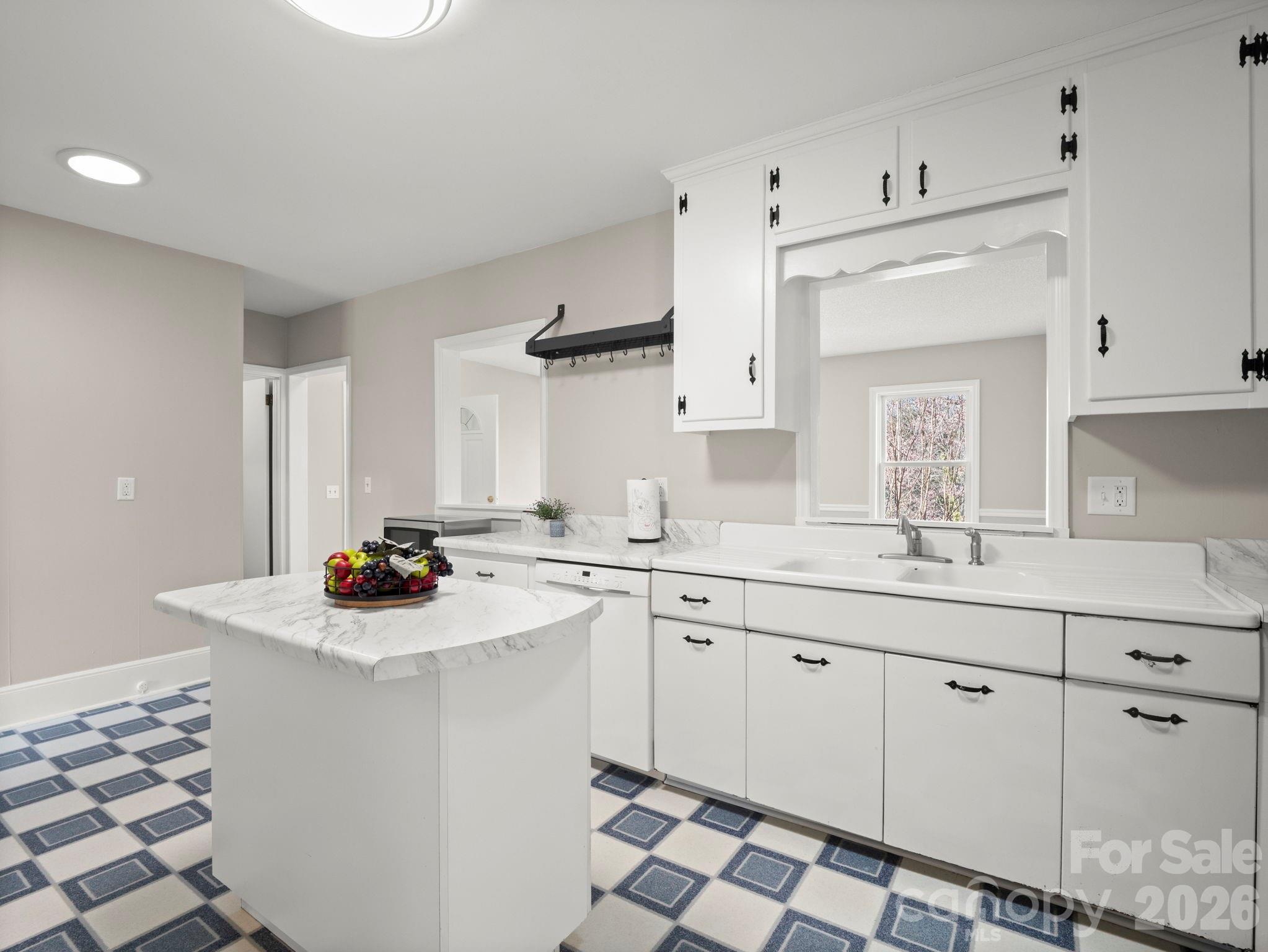 204 Fernwood Drive — Rutherfordton