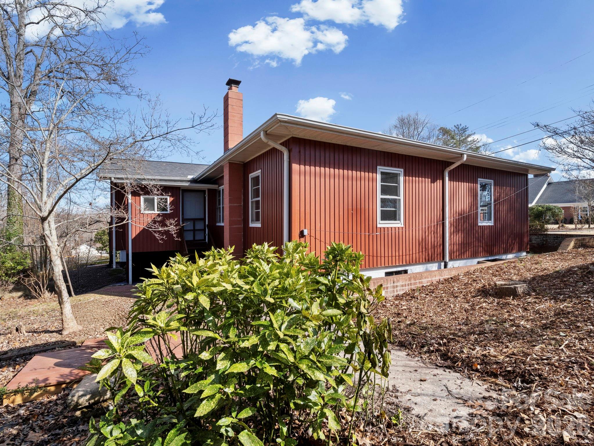 204 Fernwood Drive — Rutherfordton
