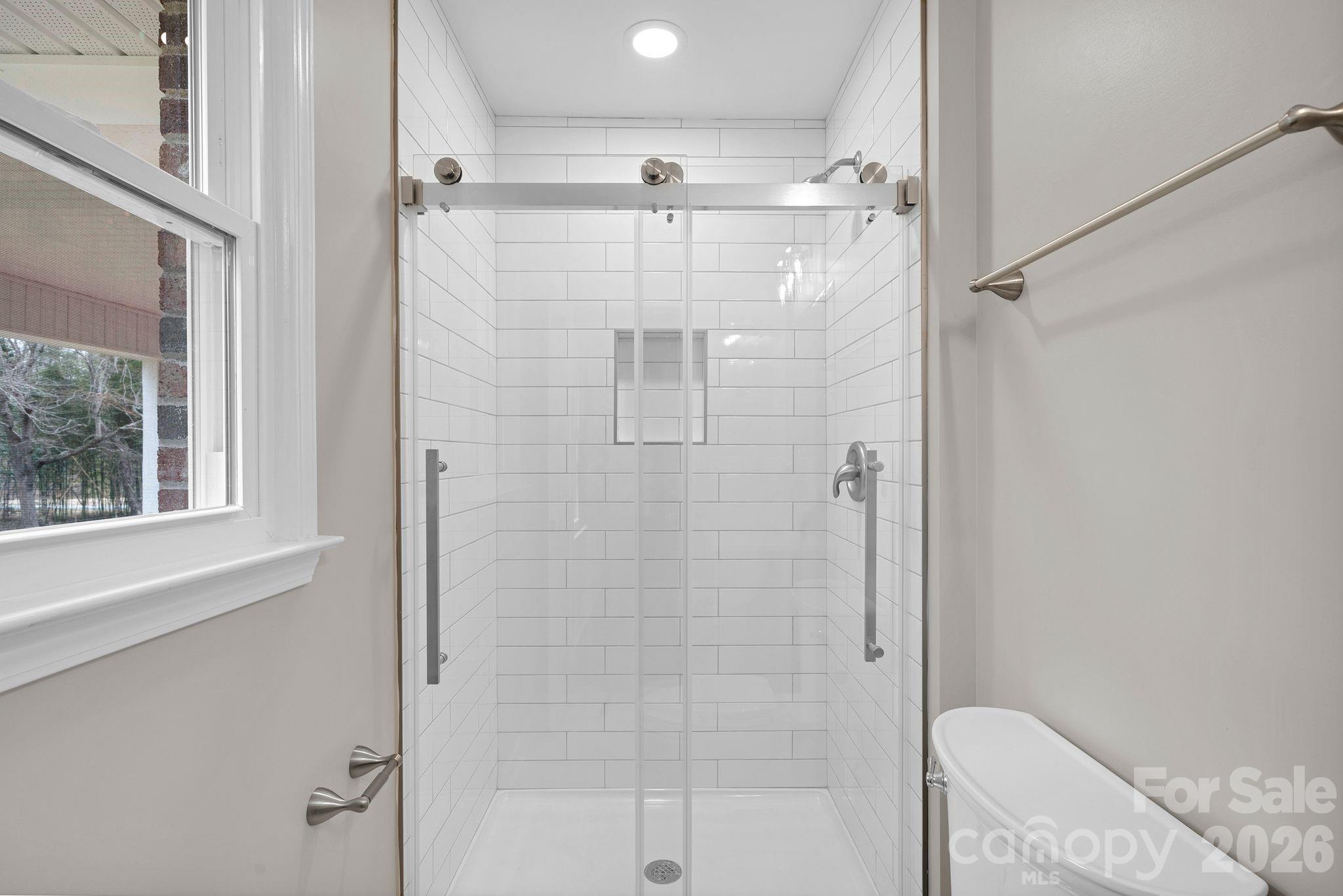 6125 Holland Drive #6 — Clover