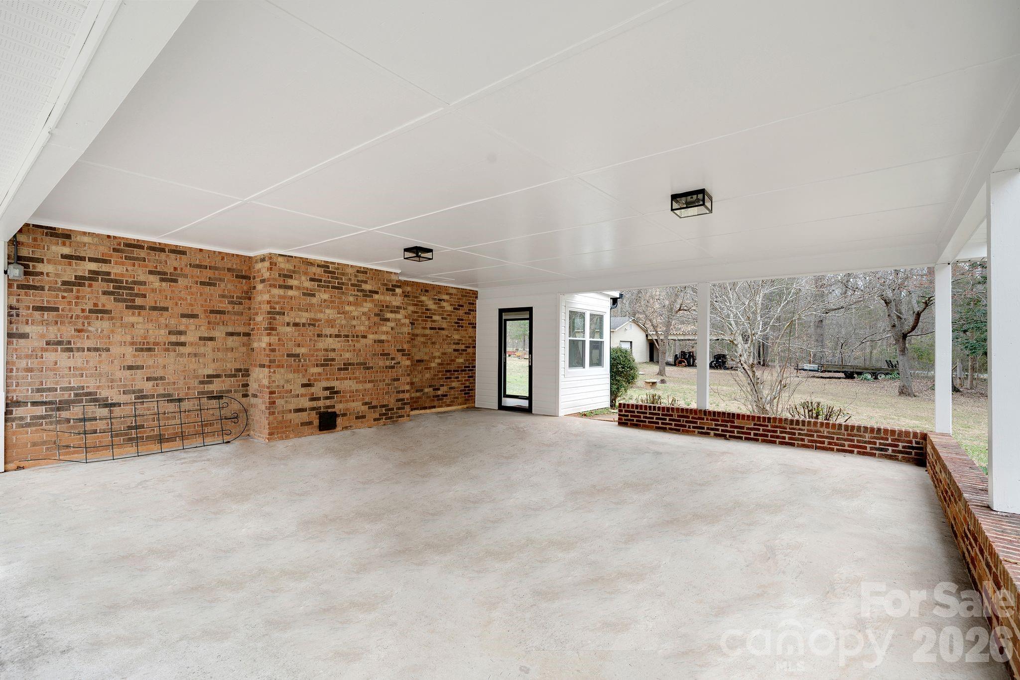 6125 Holland Drive #6 — Clover