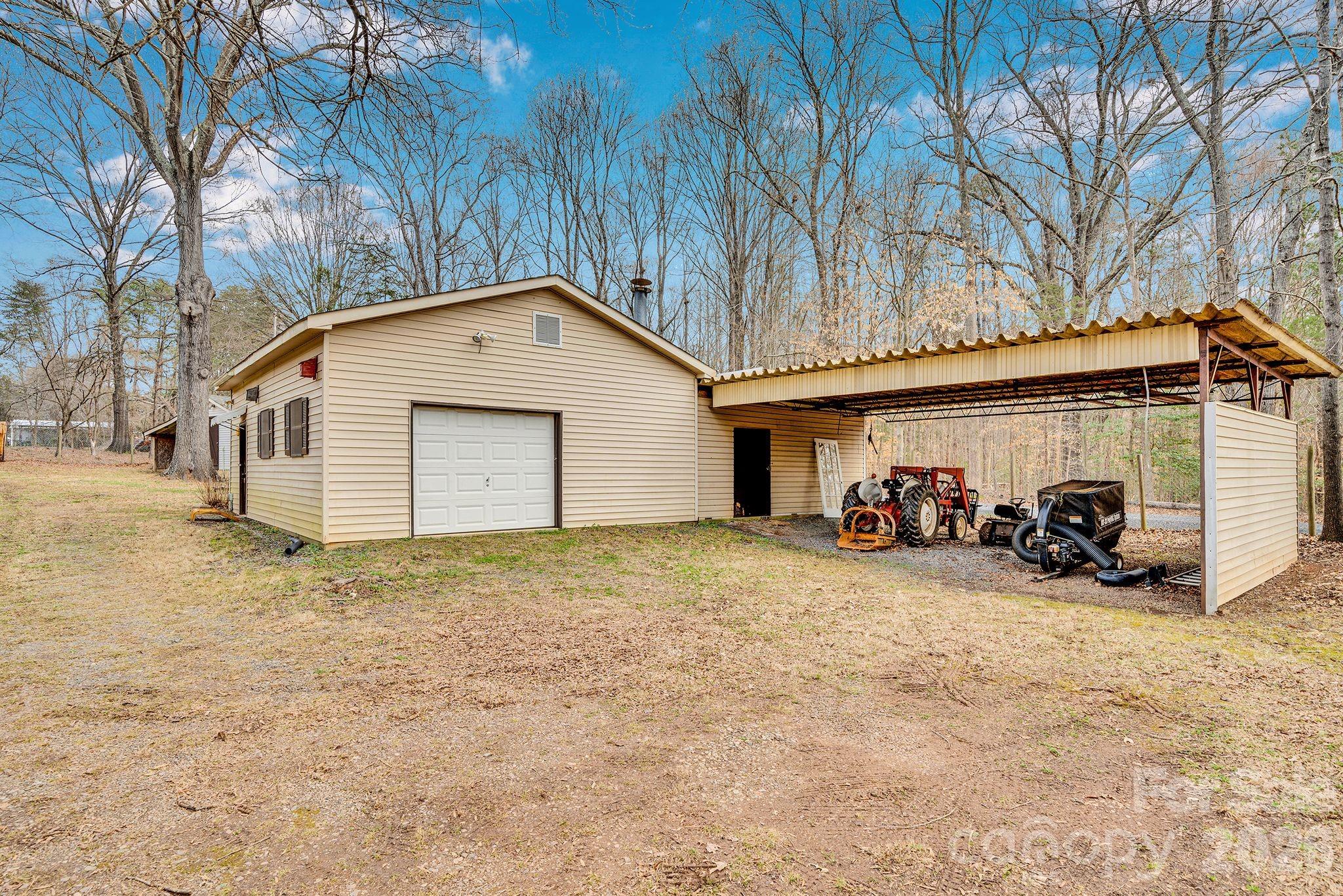 6125 Holland Drive #6 — Clover