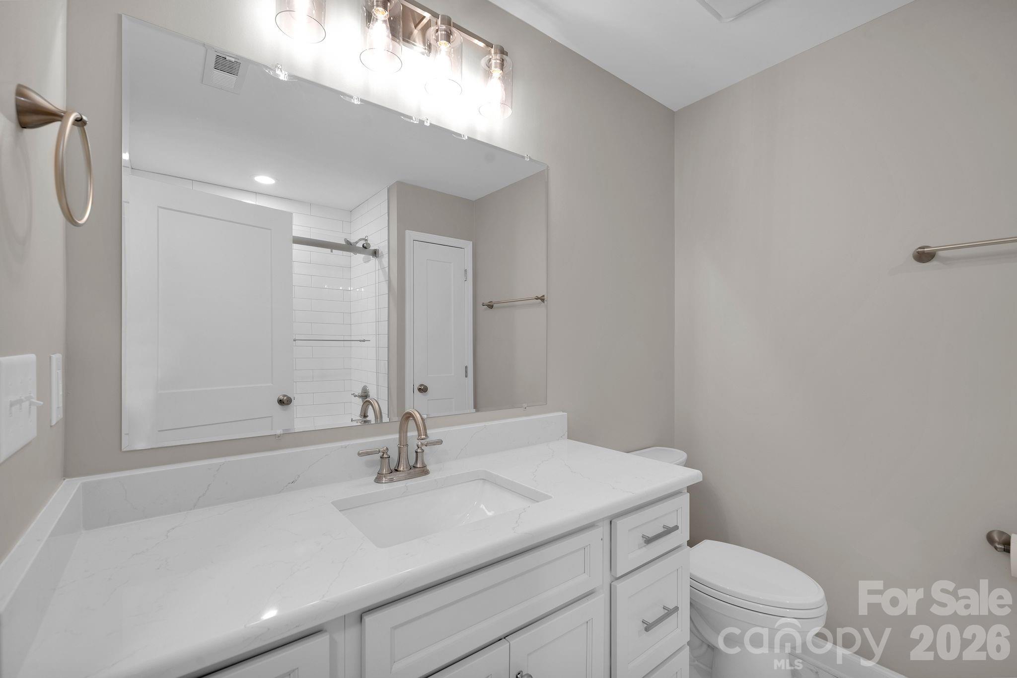 6125 Holland Drive #6 — Clover