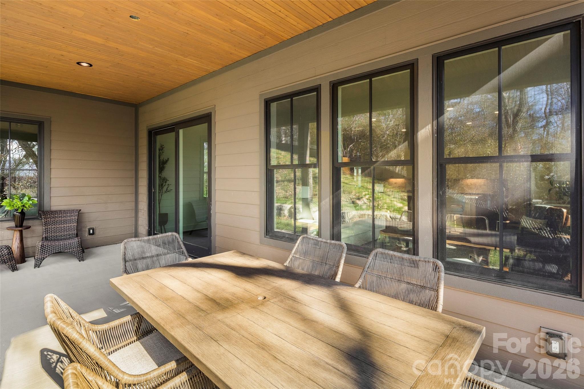105 Chimney Chase Trail — Hendersonville