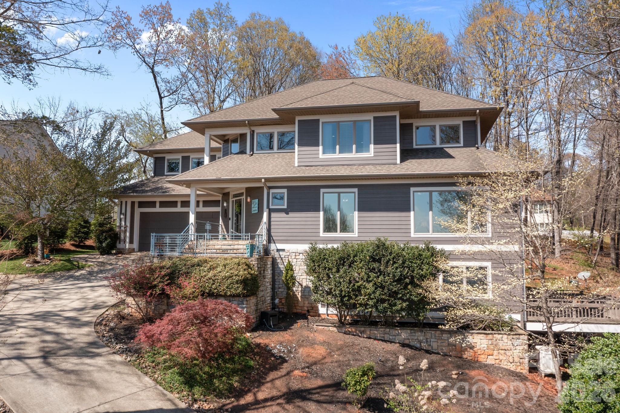 184 High Lake Drive — Statesville