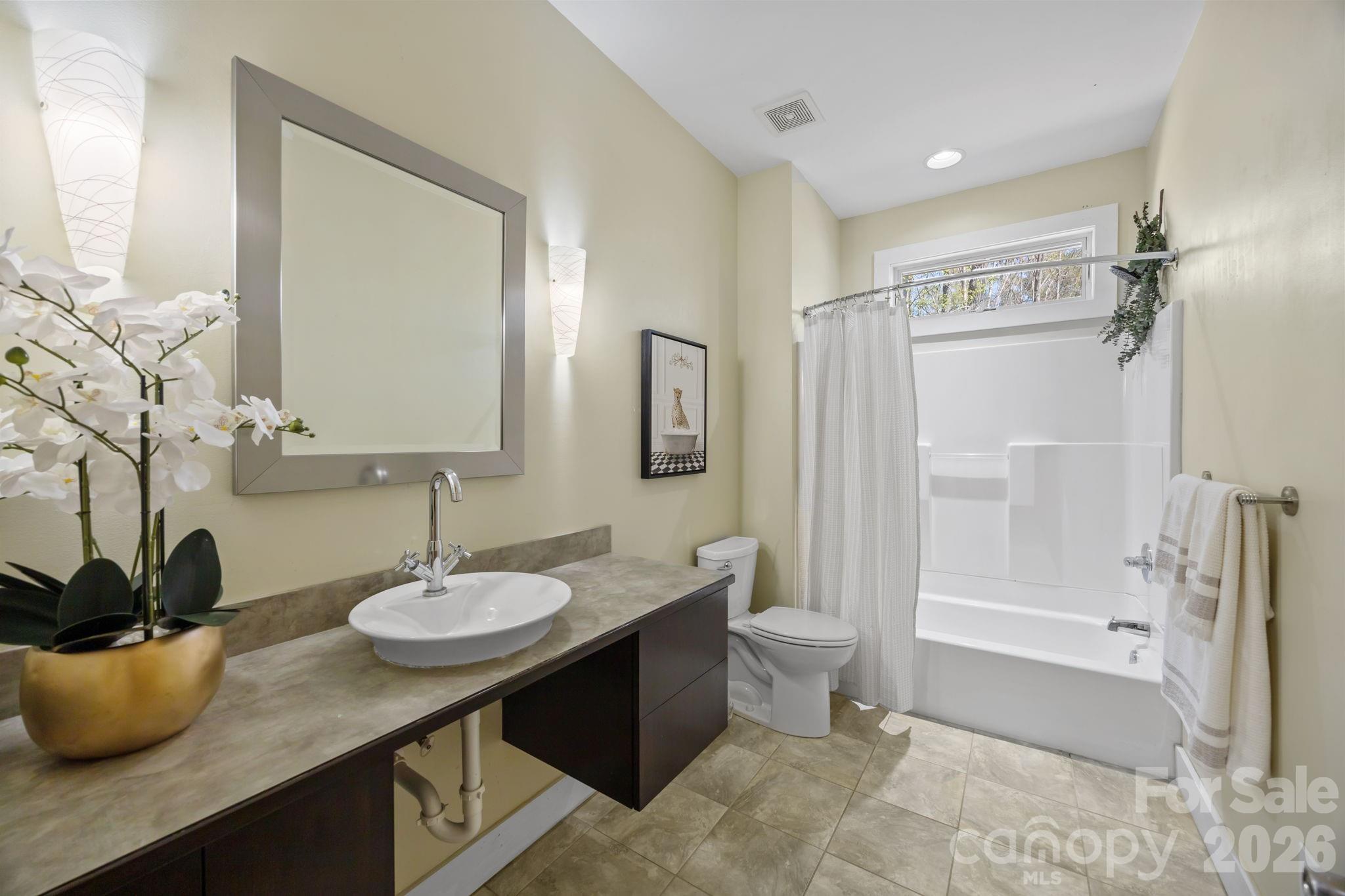 184 High Lake Drive — Statesville