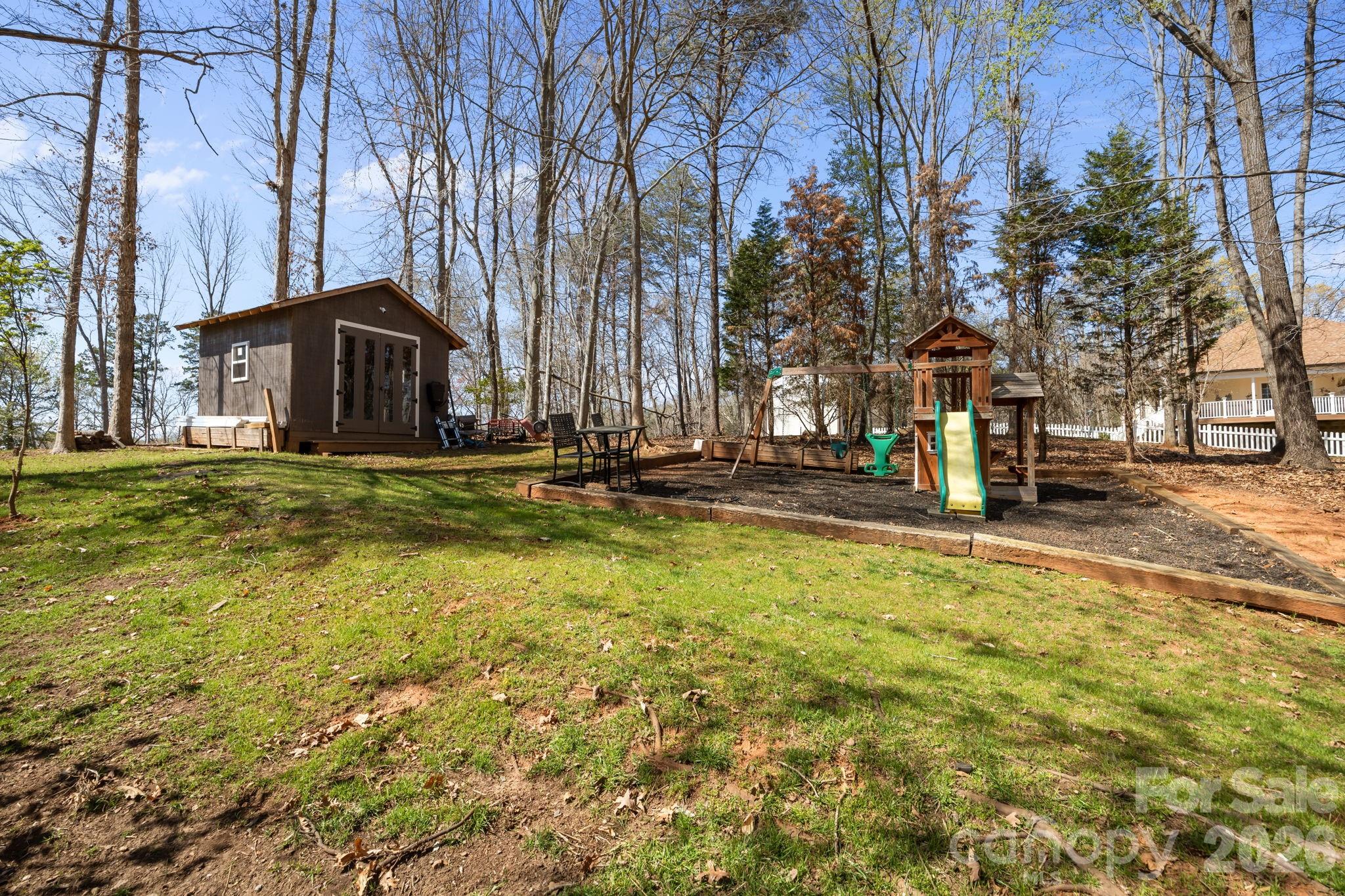 184 High Lake Drive — Statesville