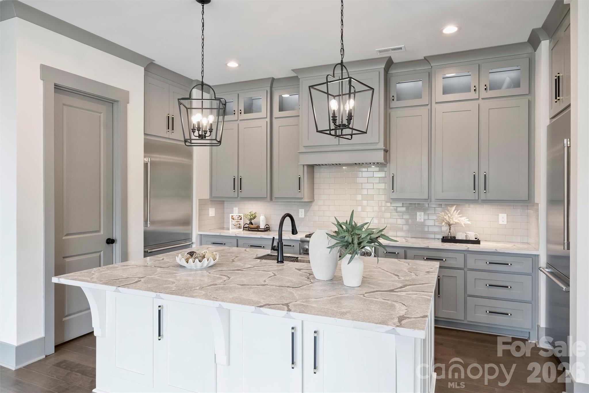 8159 Fairview Road — Charlotte