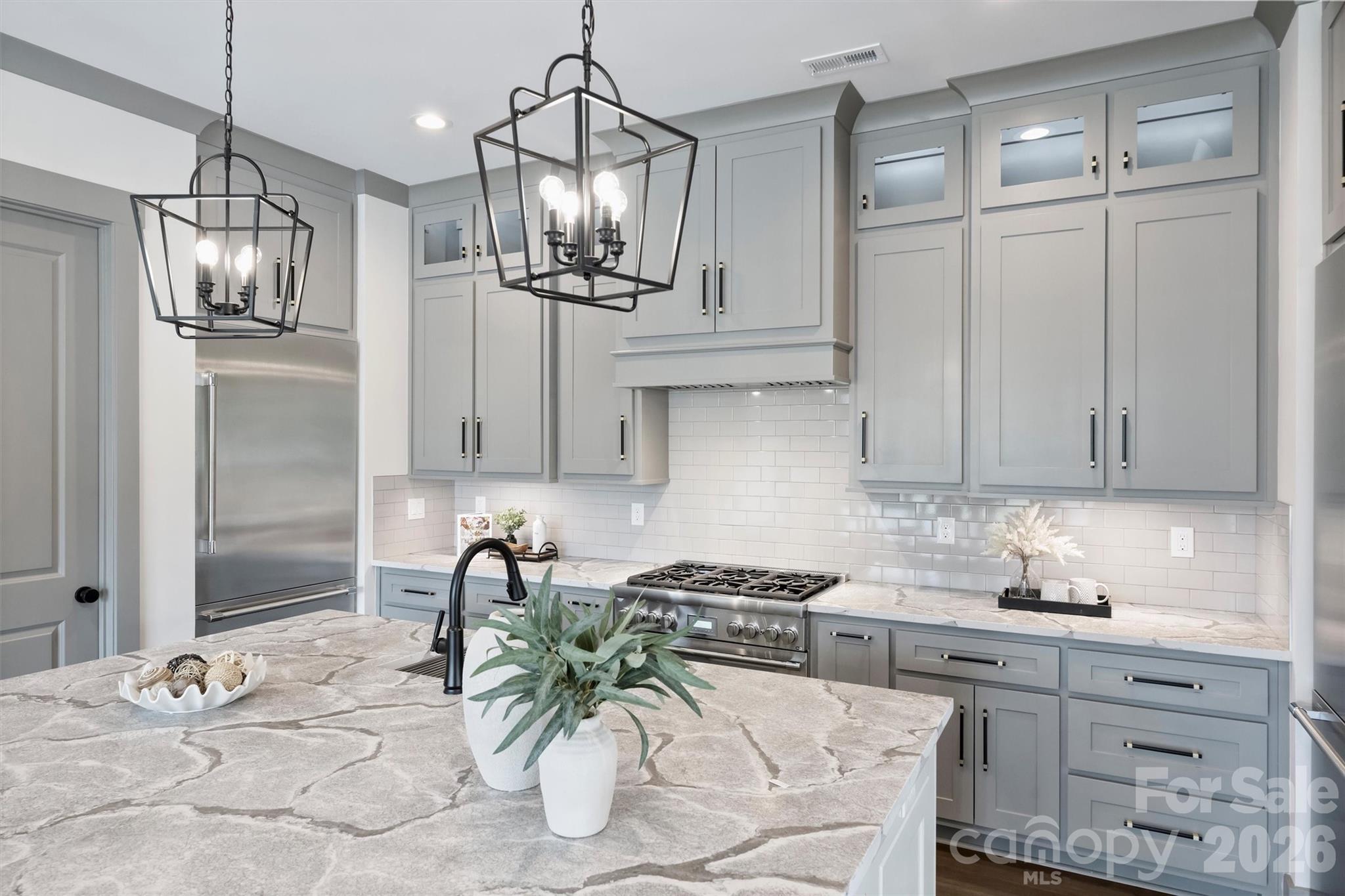 8159 Fairview Road — Charlotte