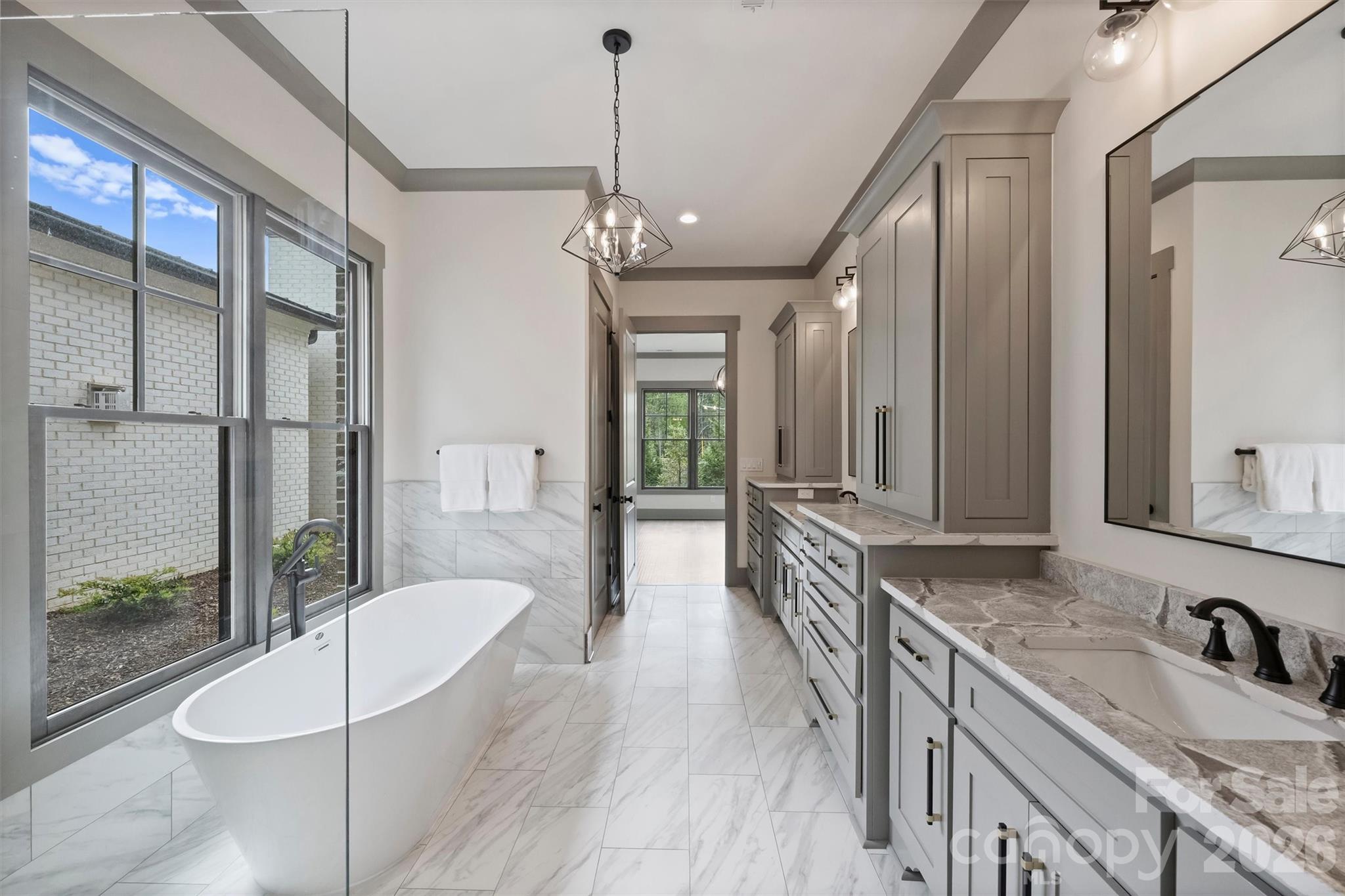 8159 Fairview Road — Charlotte