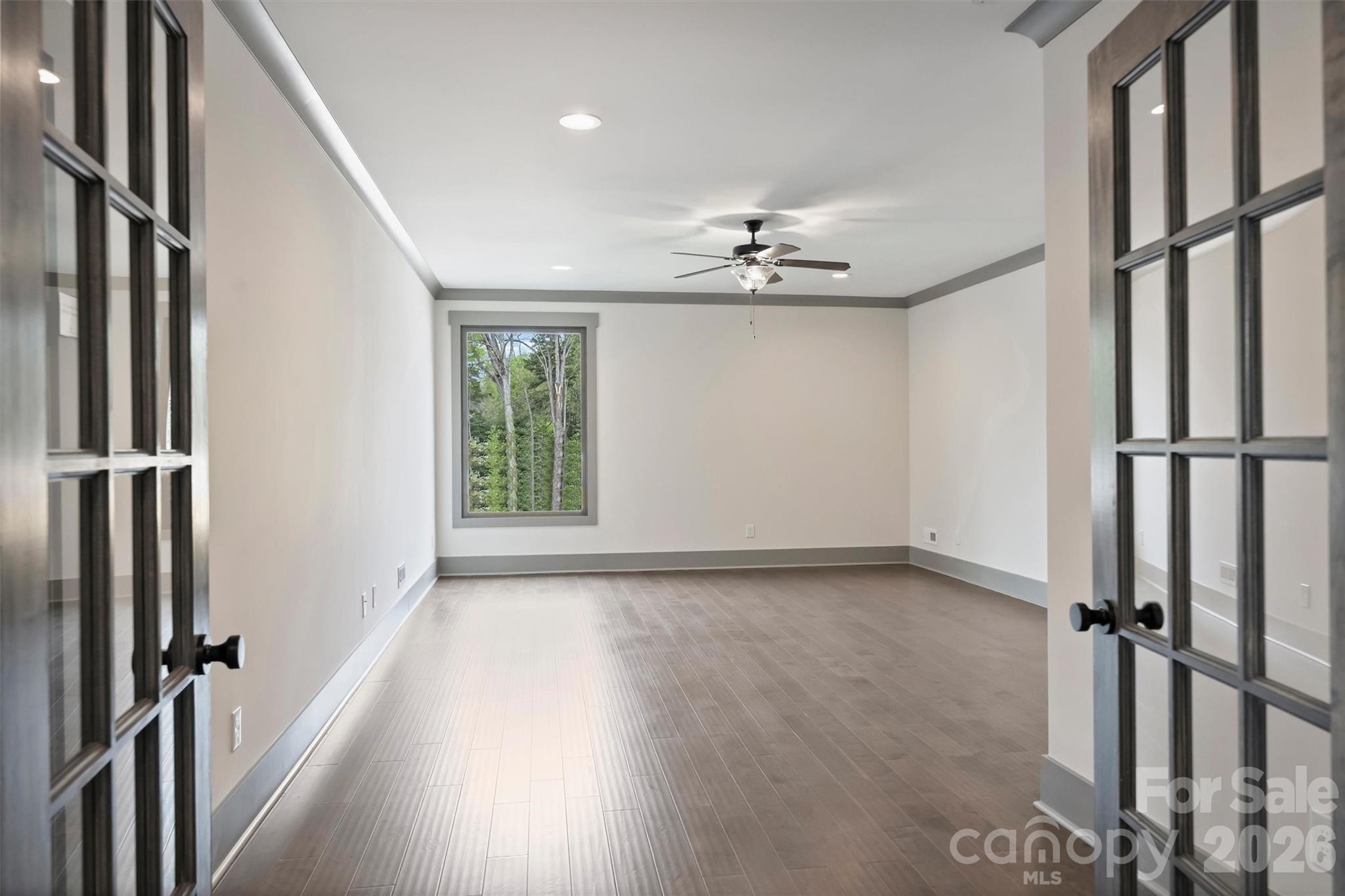 8159 Fairview Road — Charlotte