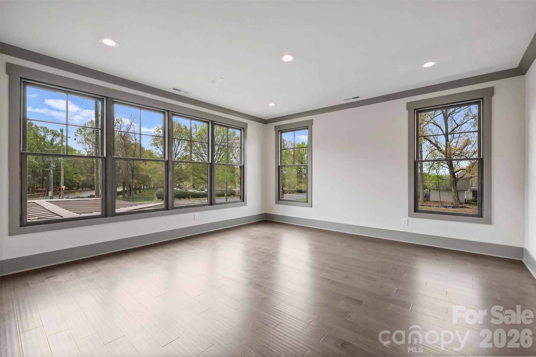 8159 Fairview Road — Charlotte