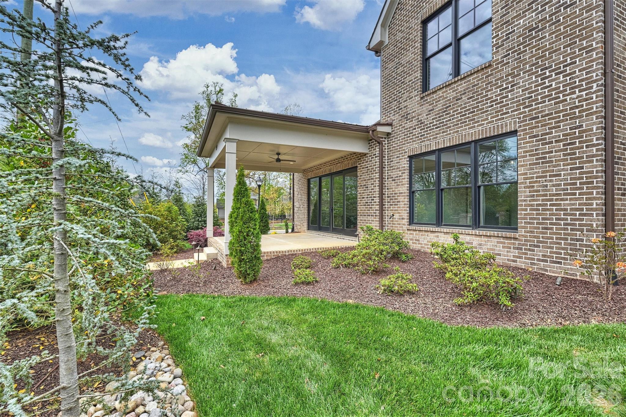 8159 Fairview Road — Charlotte