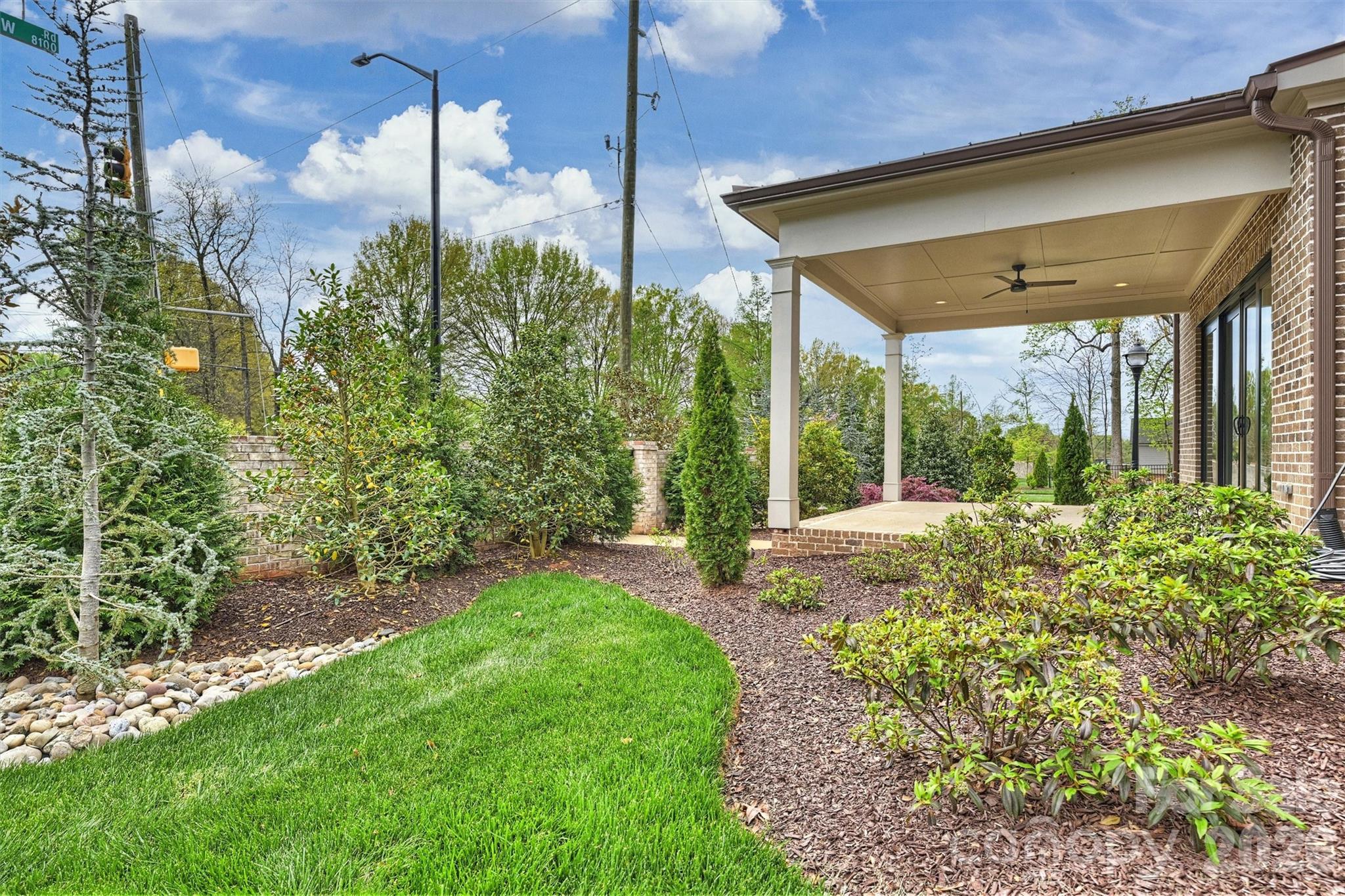 8159 Fairview Road — Charlotte
