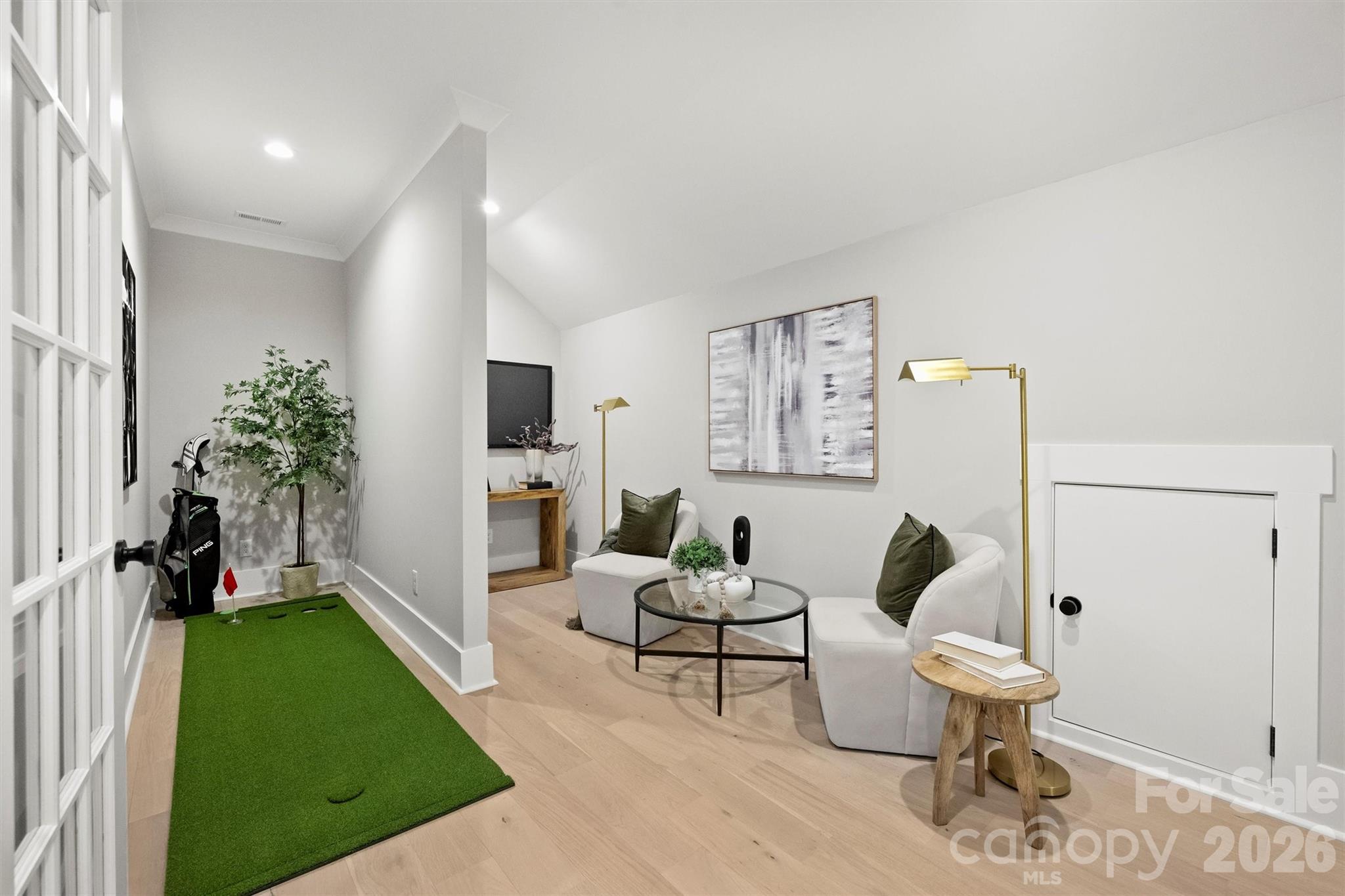 8163 Fairview Road — Charlotte