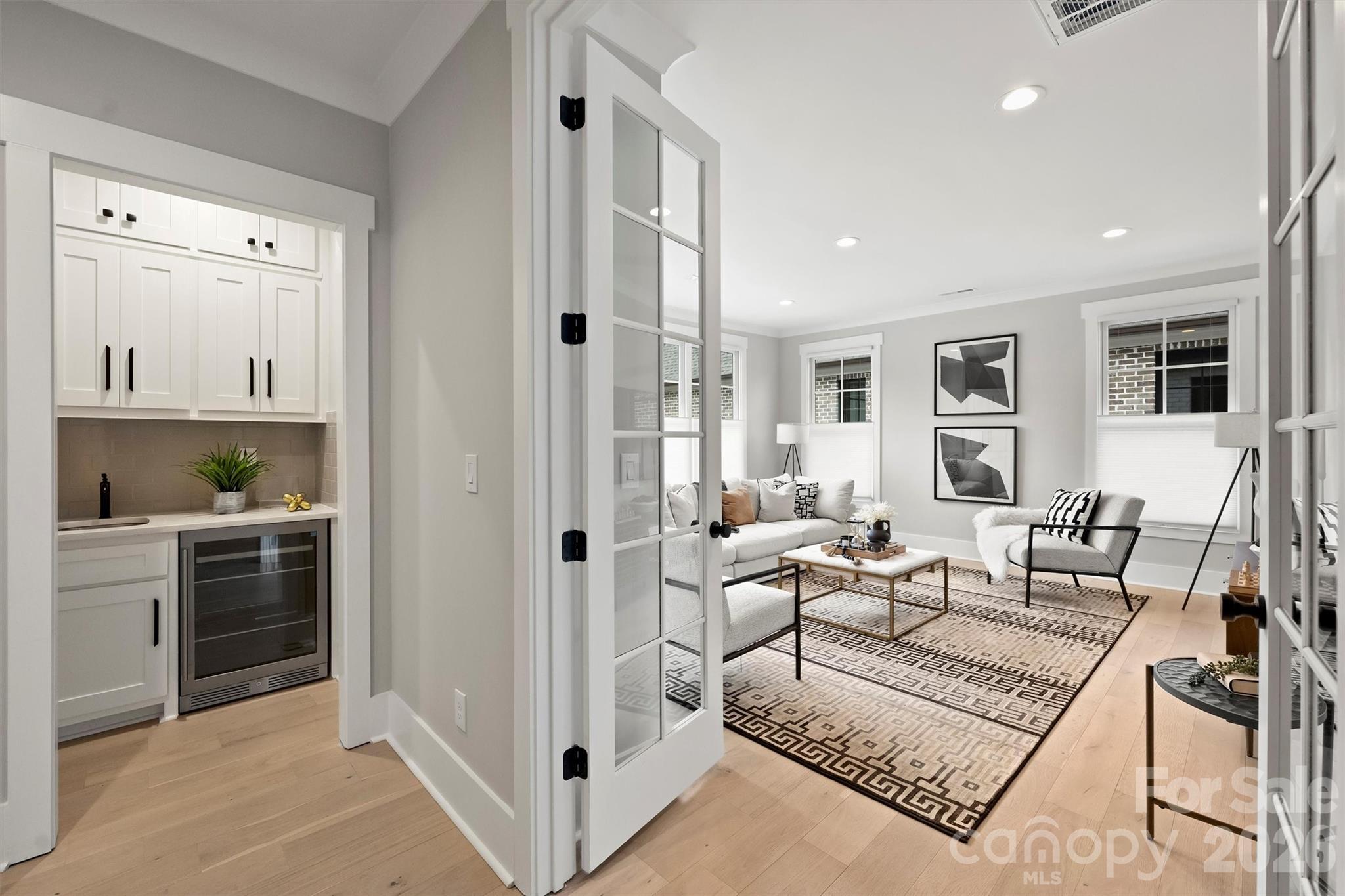8163 Fairview Road — Charlotte