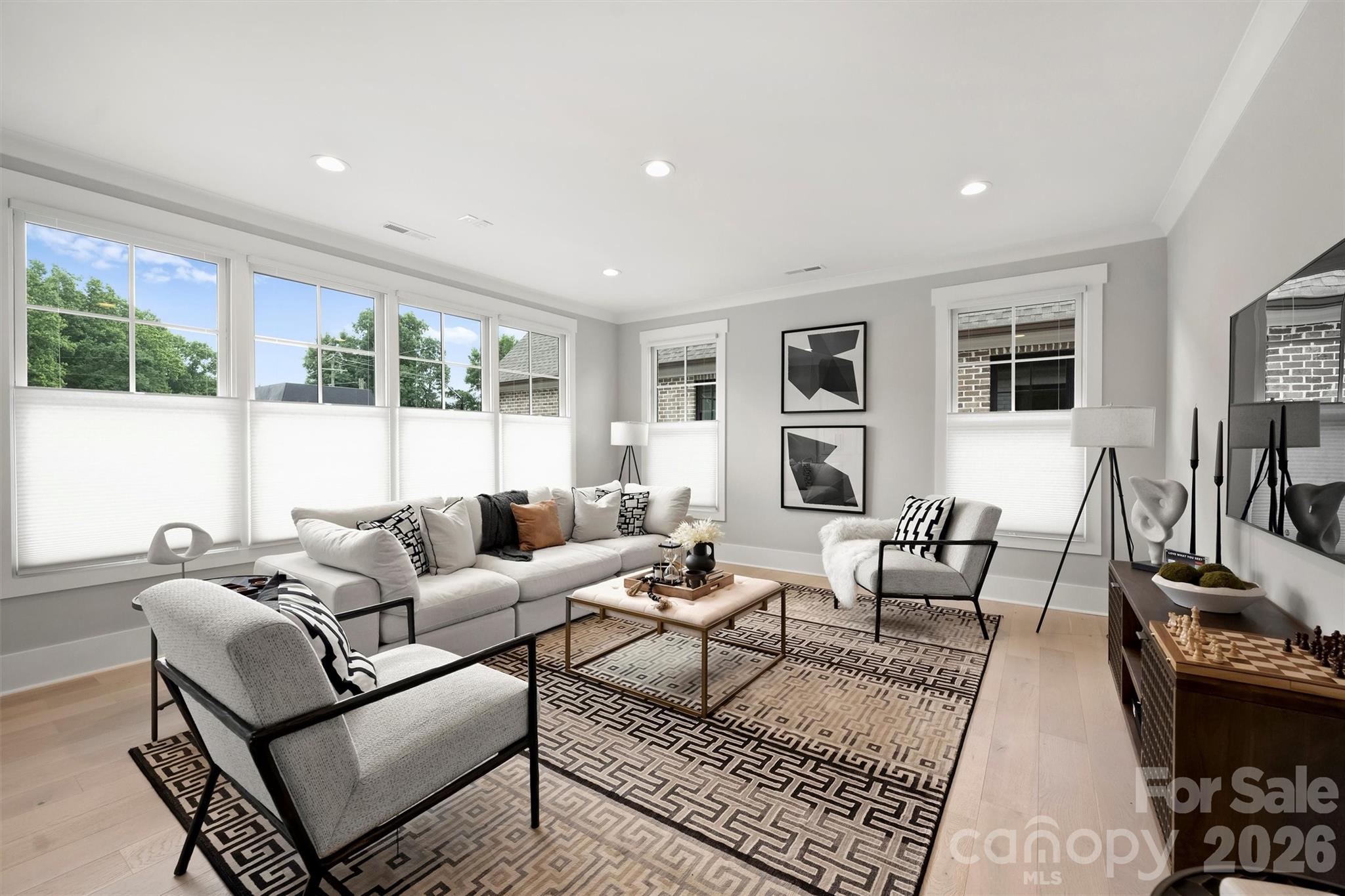 8163 Fairview Road — Charlotte