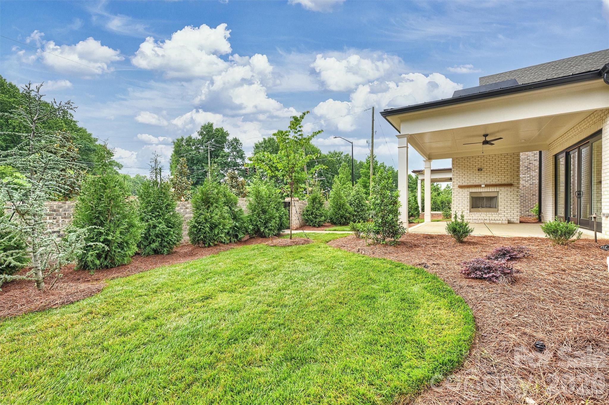 8163 Fairview Road — Charlotte