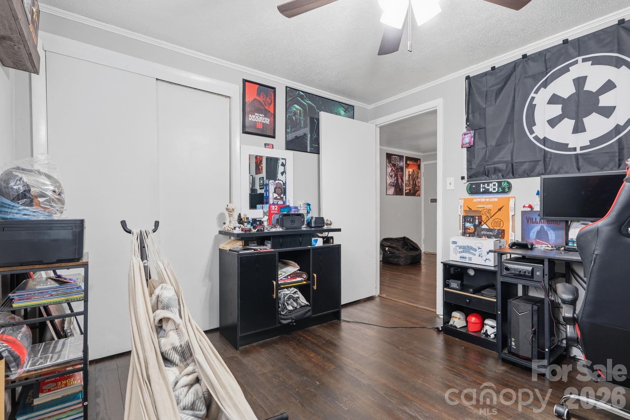 736 E 11th Street — Newton