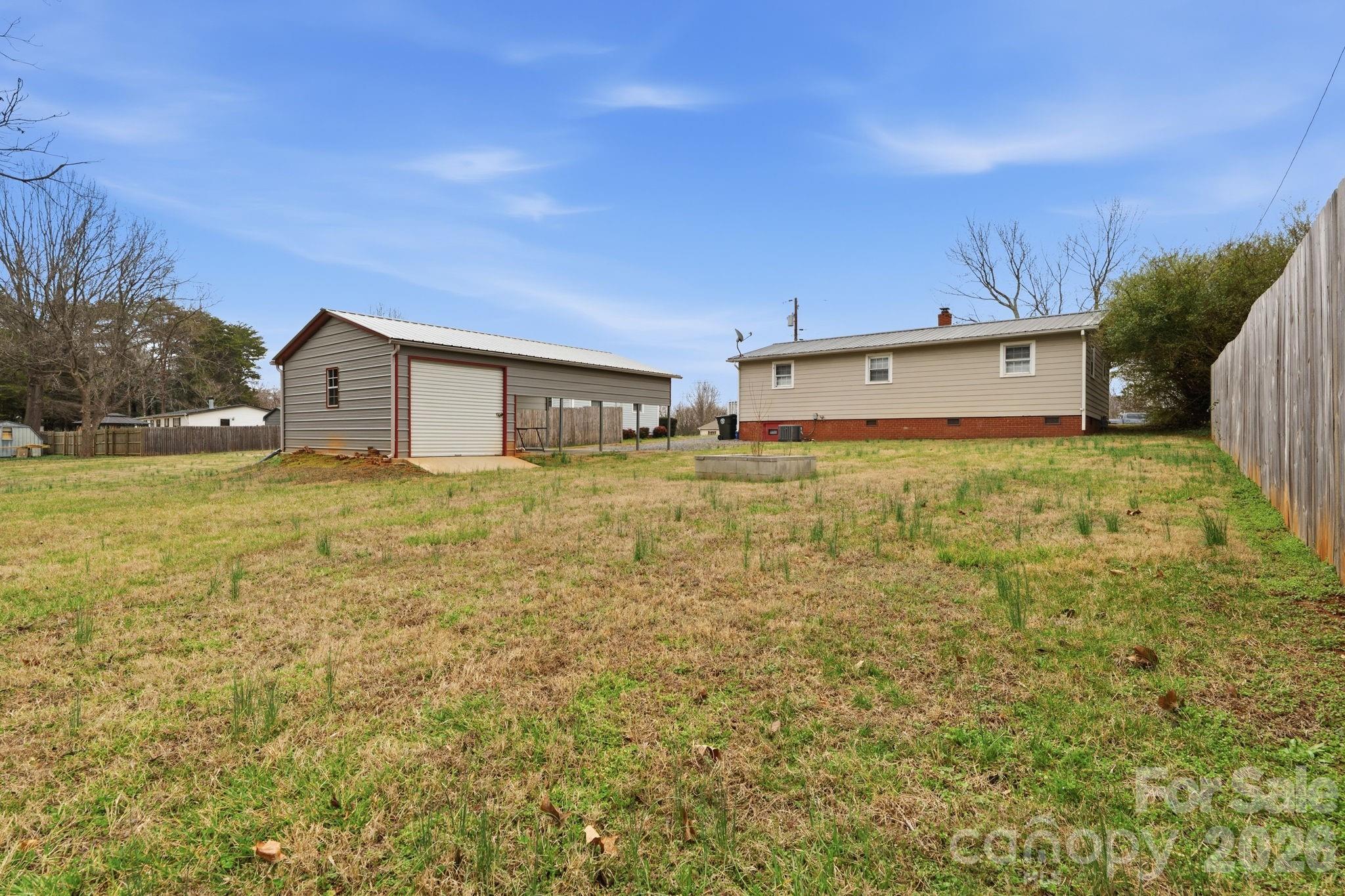 736 E 11th Street — Newton