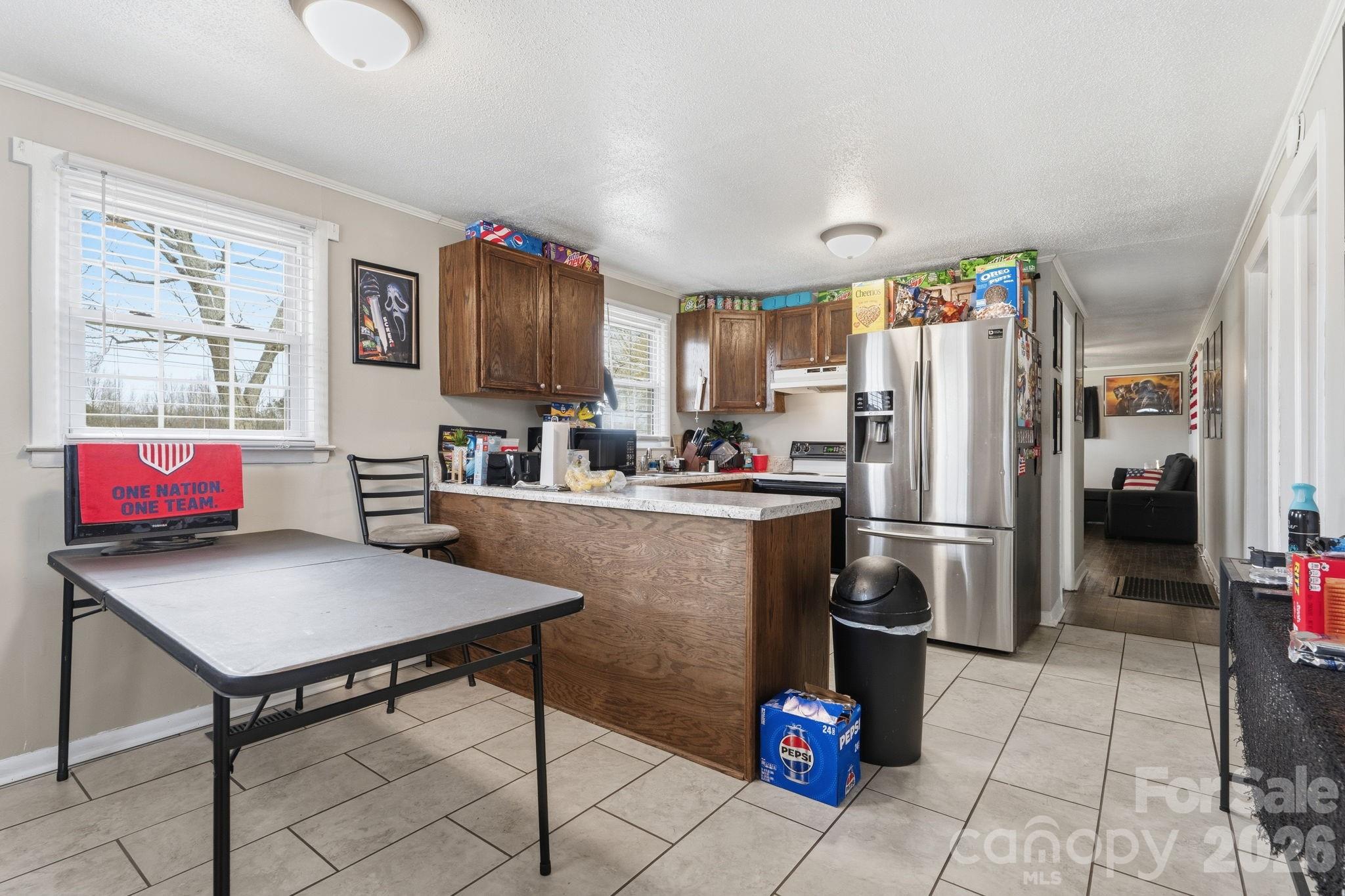 736 E 11th Street — Newton