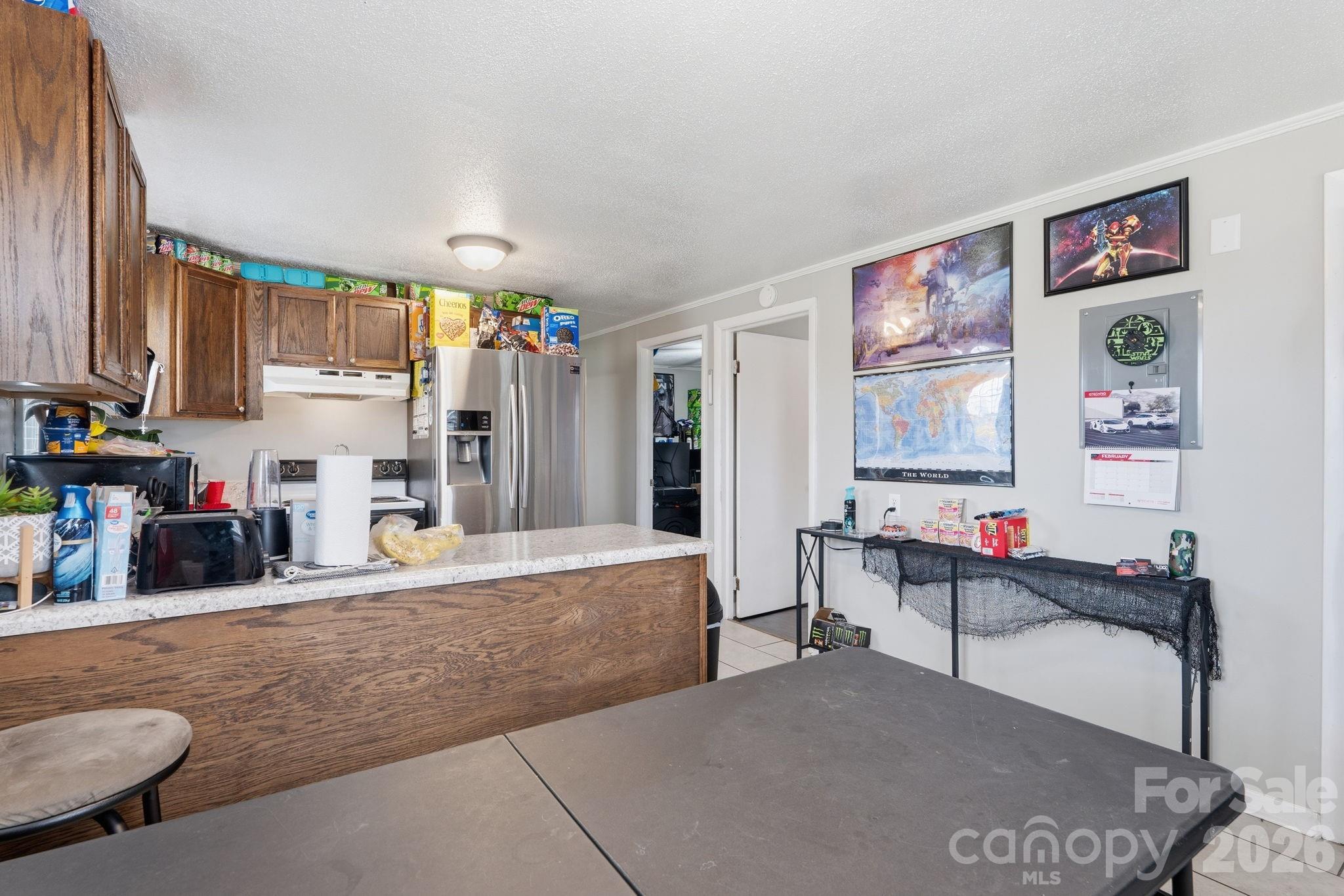 736 E 11th Street — Newton