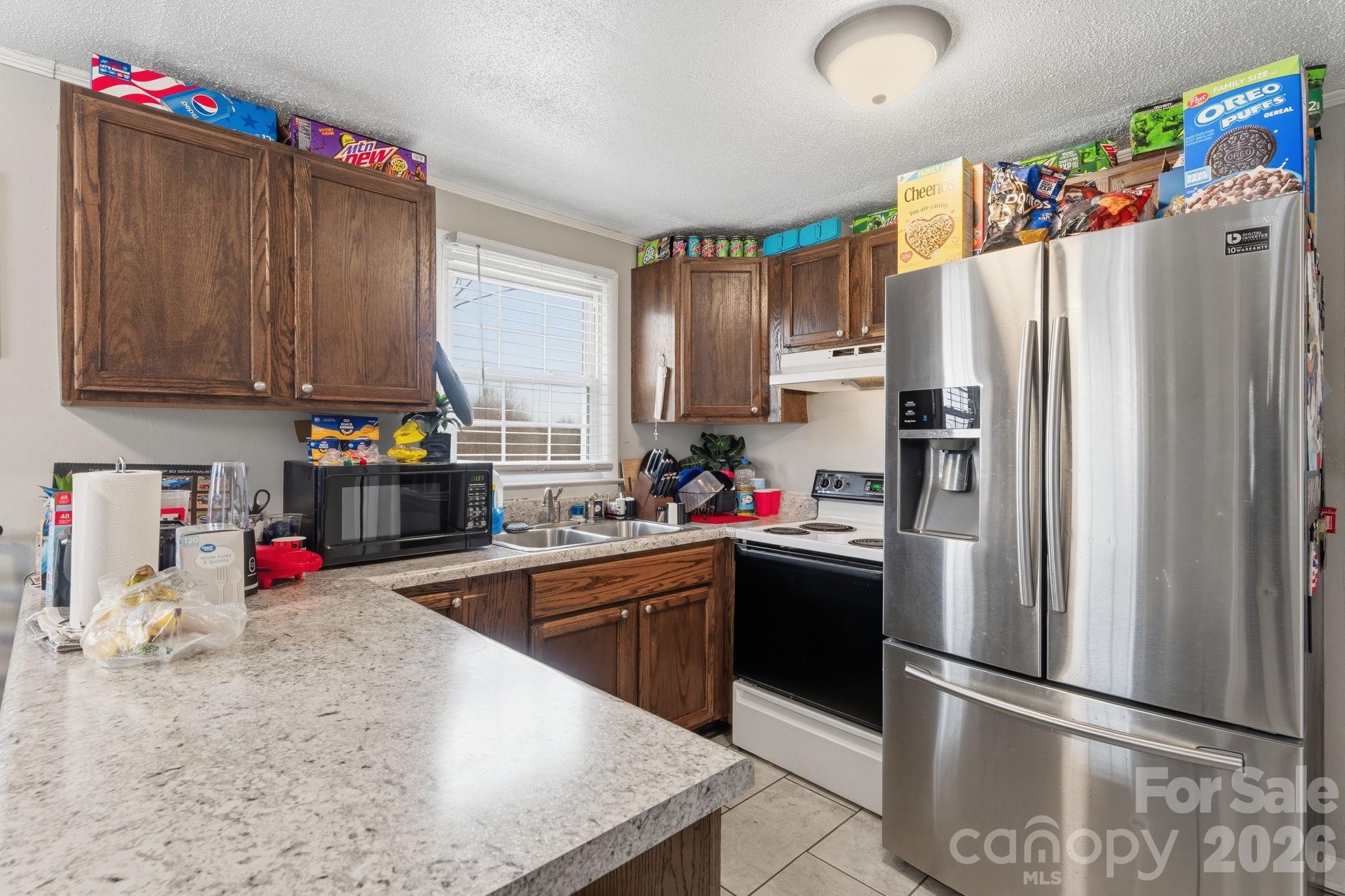 736 E 11th Street — Newton