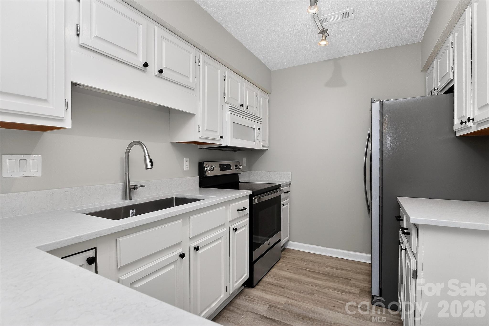 5009 Sharon Road #C — Charlotte