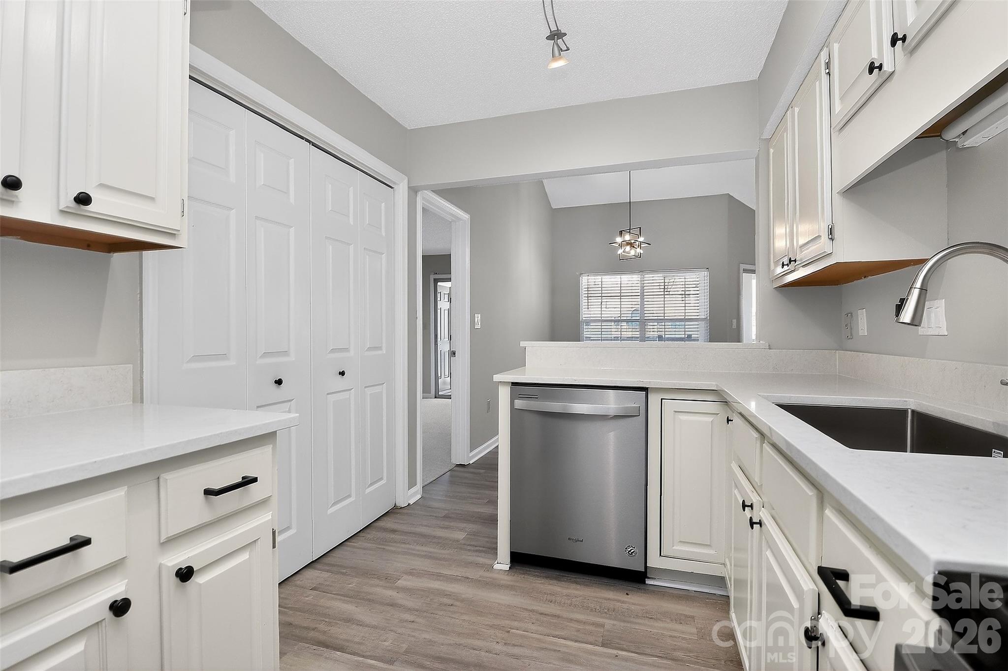 5009 Sharon Road #C — Charlotte