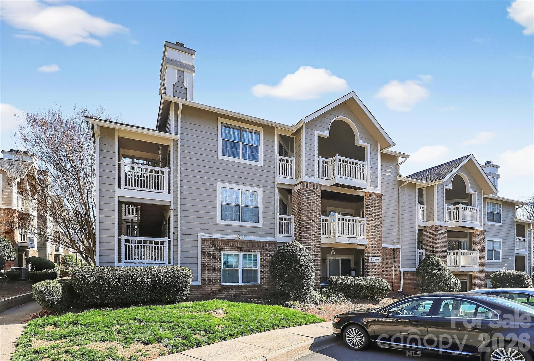 5009 Sharon Road #C — Charlotte