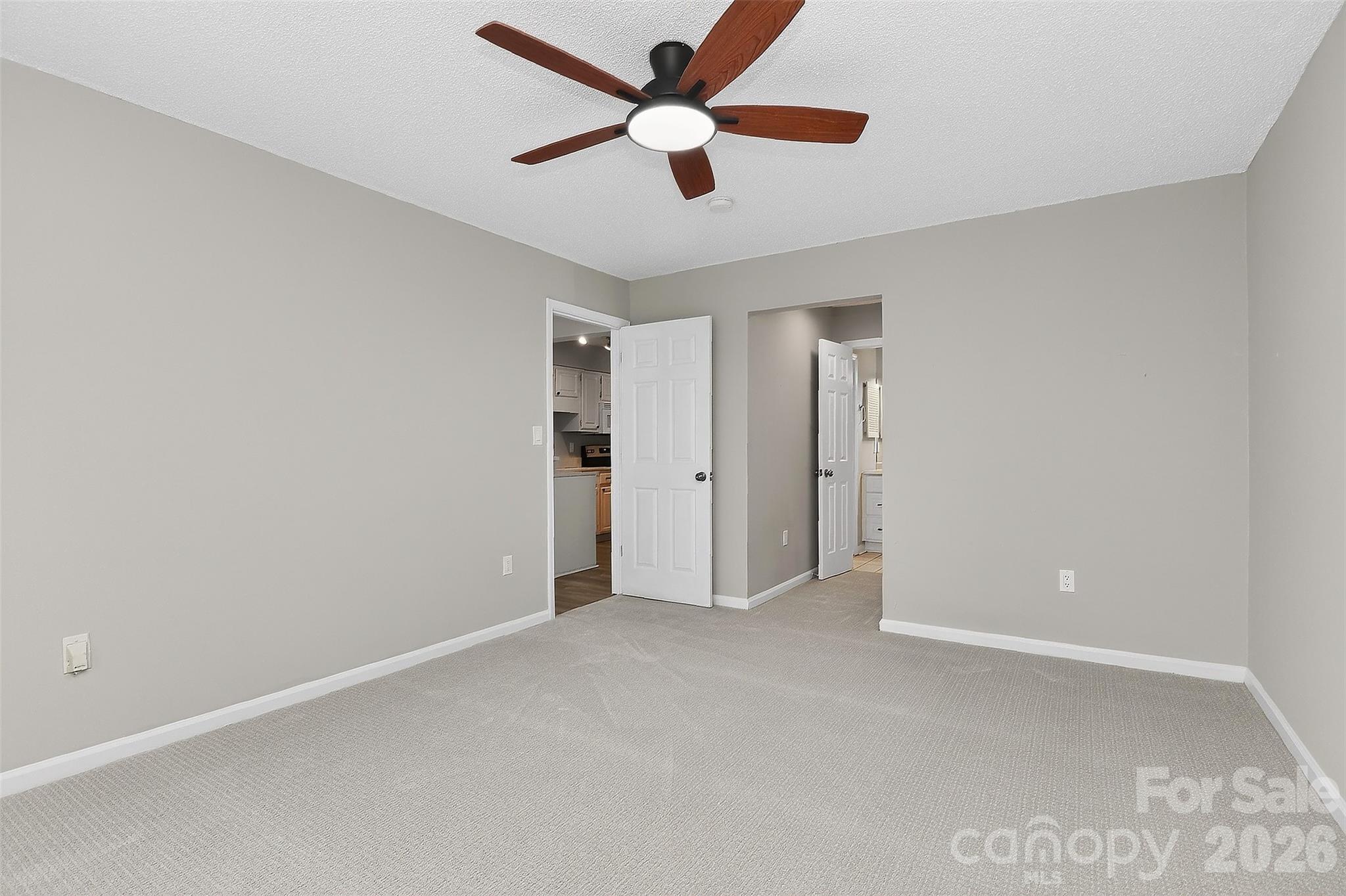 5009 Sharon Road #C — Charlotte